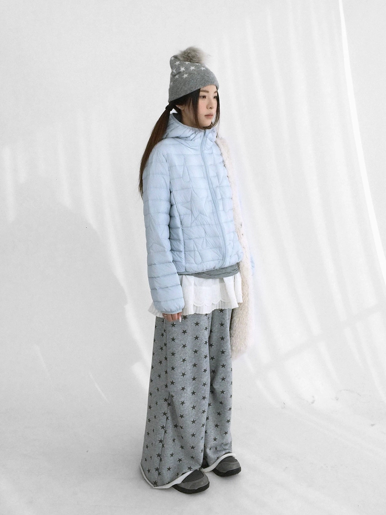 innomoood Lightweight 90 Fill White Duck Down Straight Hooded Short Women Down Jacket