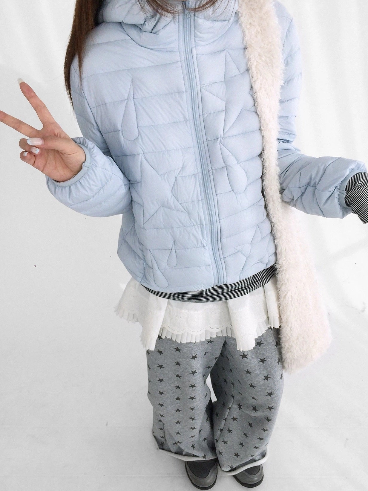 innomoood Lightweight 90 Fill White Duck Down Straight Hooded Short Women Down Jacket