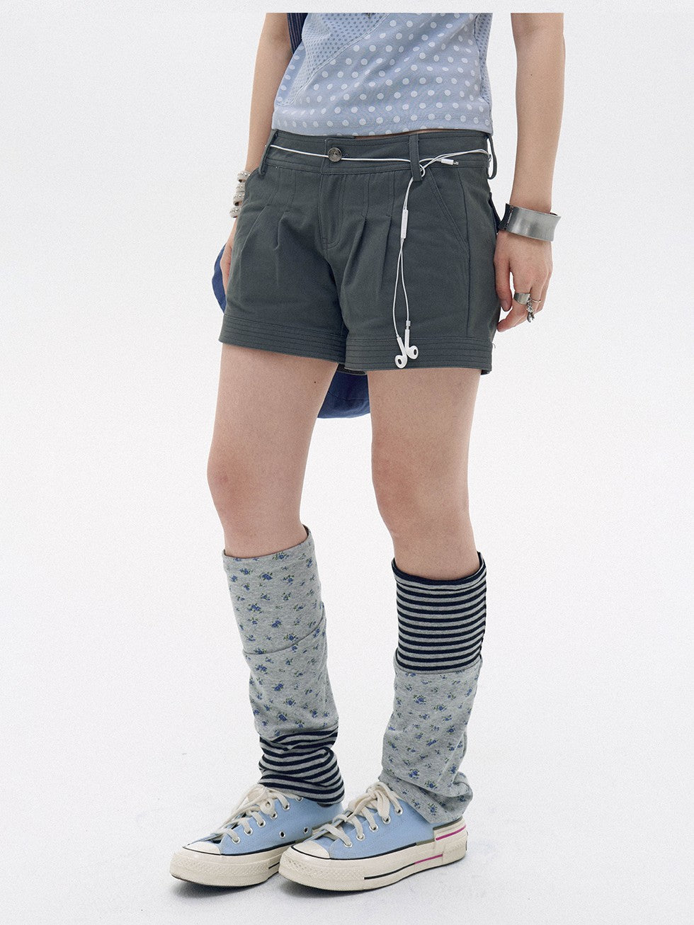 innomoood Lightweight Mountain Pocketed Button Natural Waist Women&
