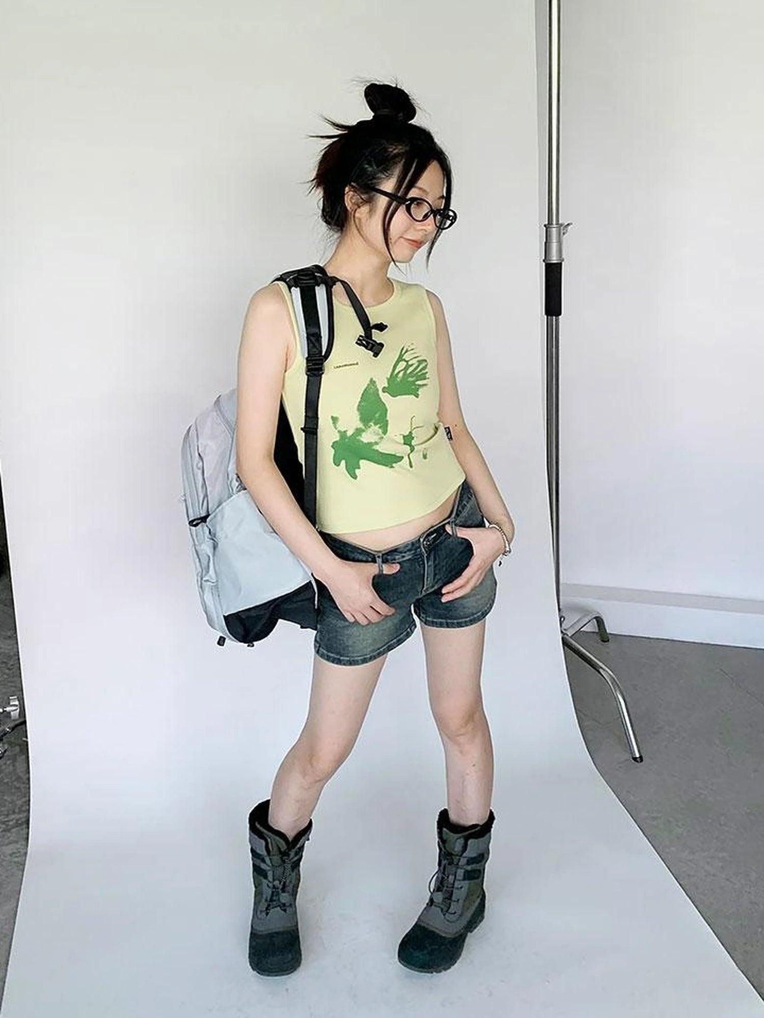 Moth Print Sleeveless Stretch Vest