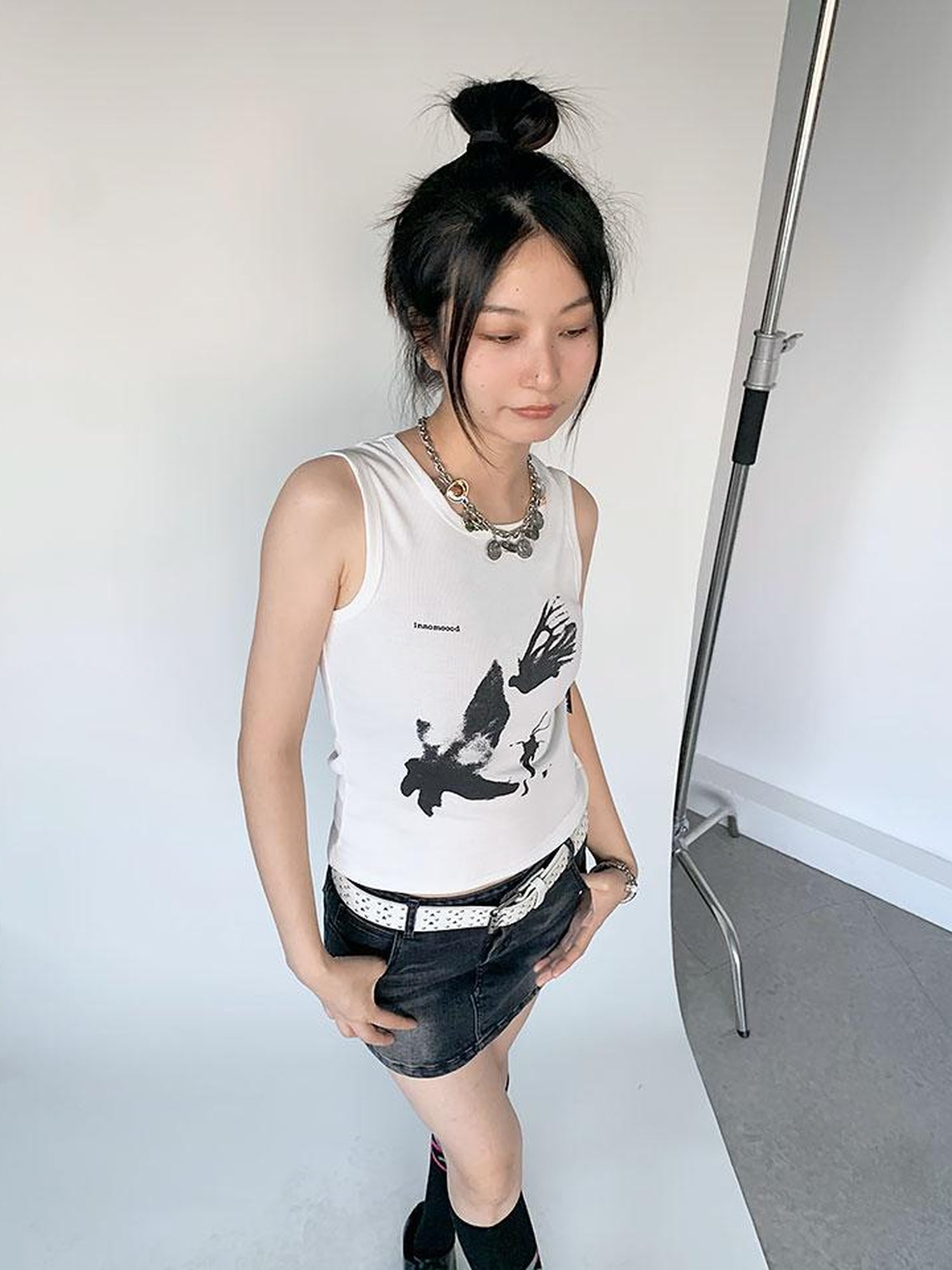 innomoood Moth Print Sleeveless Stretch Vest