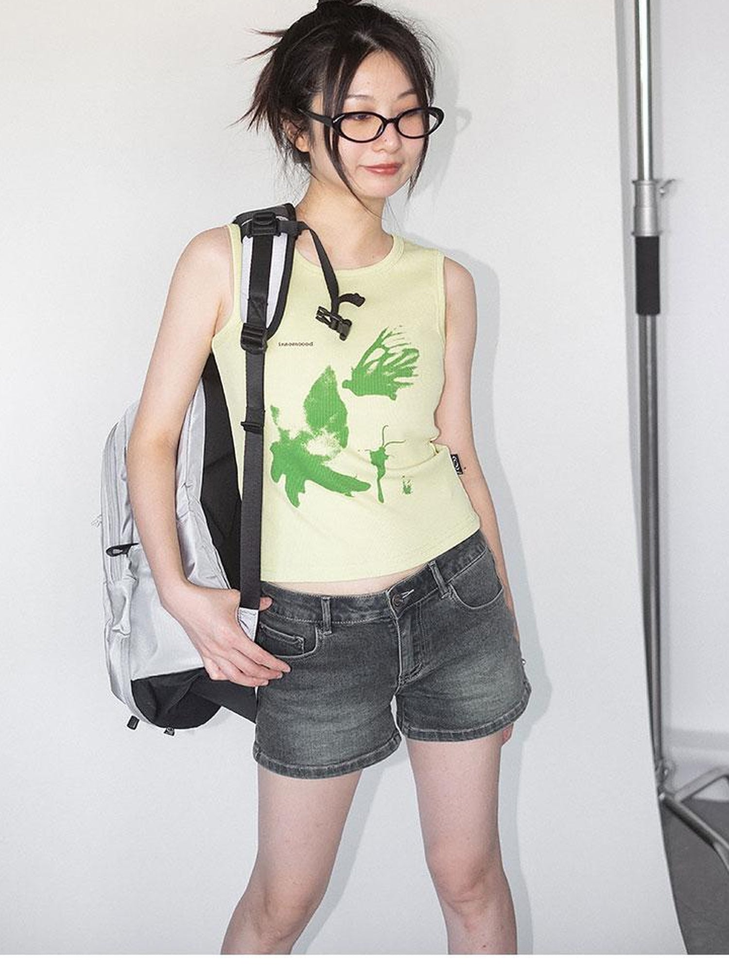 innomoood Moth Print Sleeveless Stretch Vest