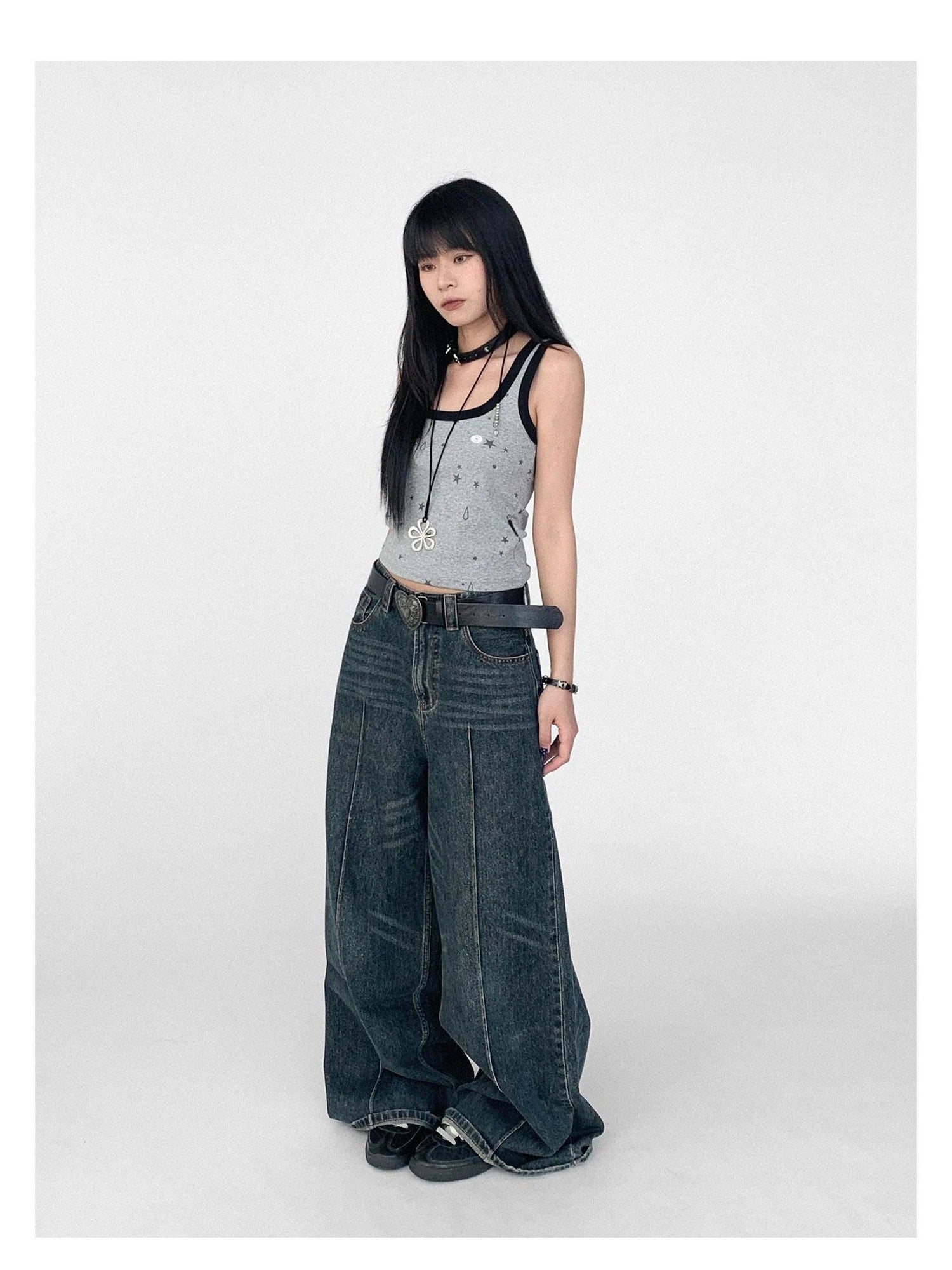 Tear Star Print Slimming Knit Vest