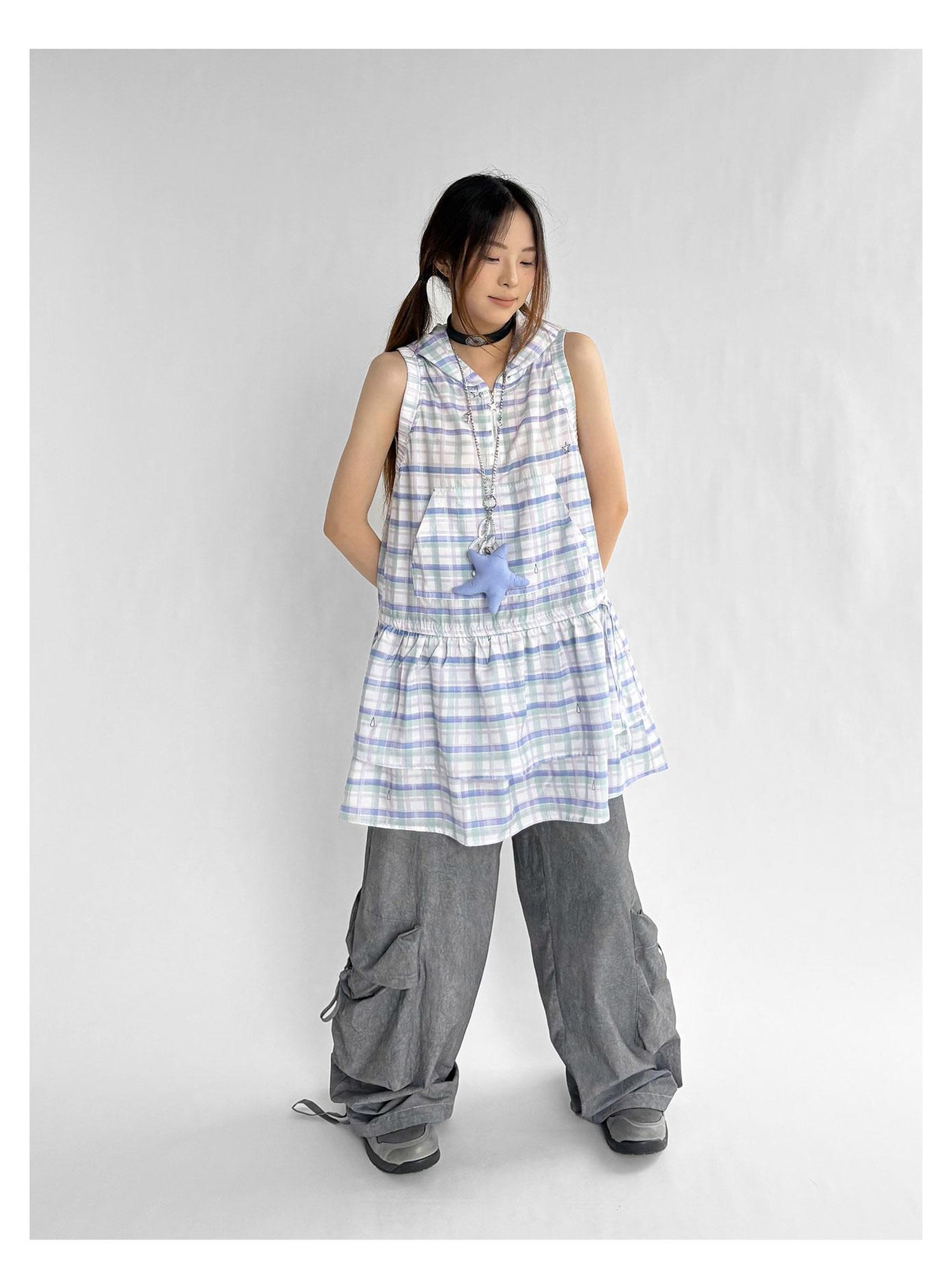 innomoood Textured Washed Cotton Cargo Joggers With Drawstring Waist