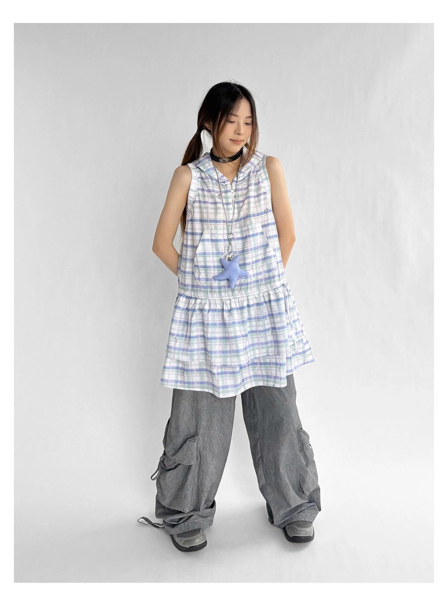 Textured Washed Cotton Cargo Joggers With Drawstring Waist