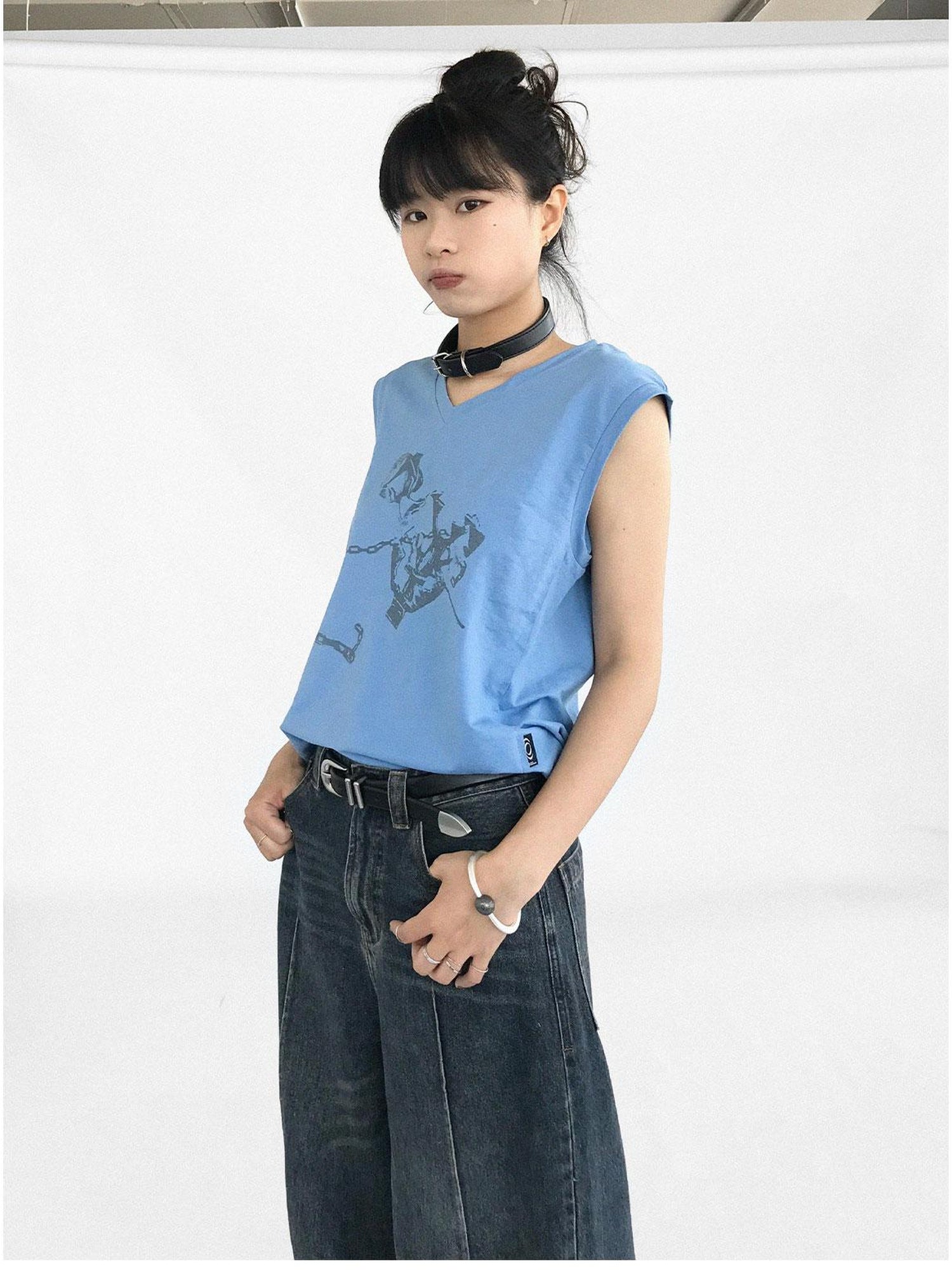 innomoood Trap Love Sleeveless Tank Top With Anti Exposure Design