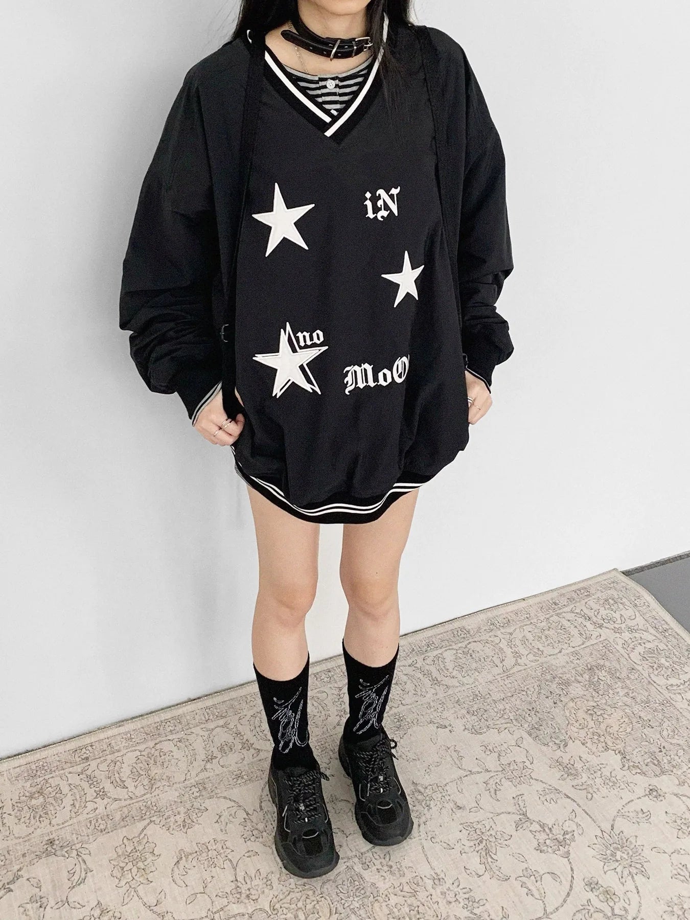 V-Neck Fleece Oversized Cropped Sweatshirt