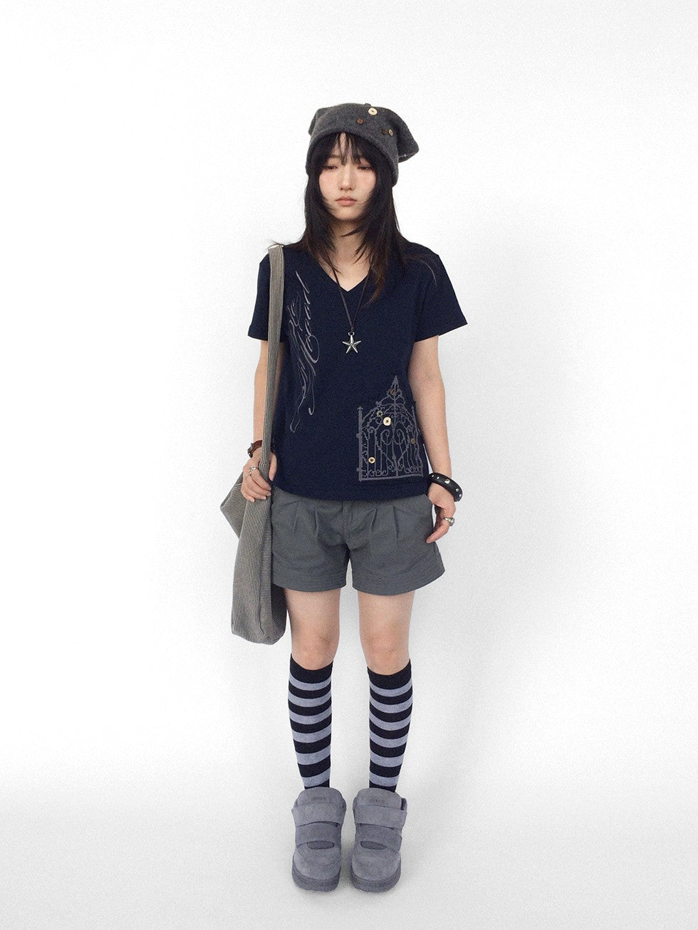 innomoood V-neck Cross Embroidery Print Women&