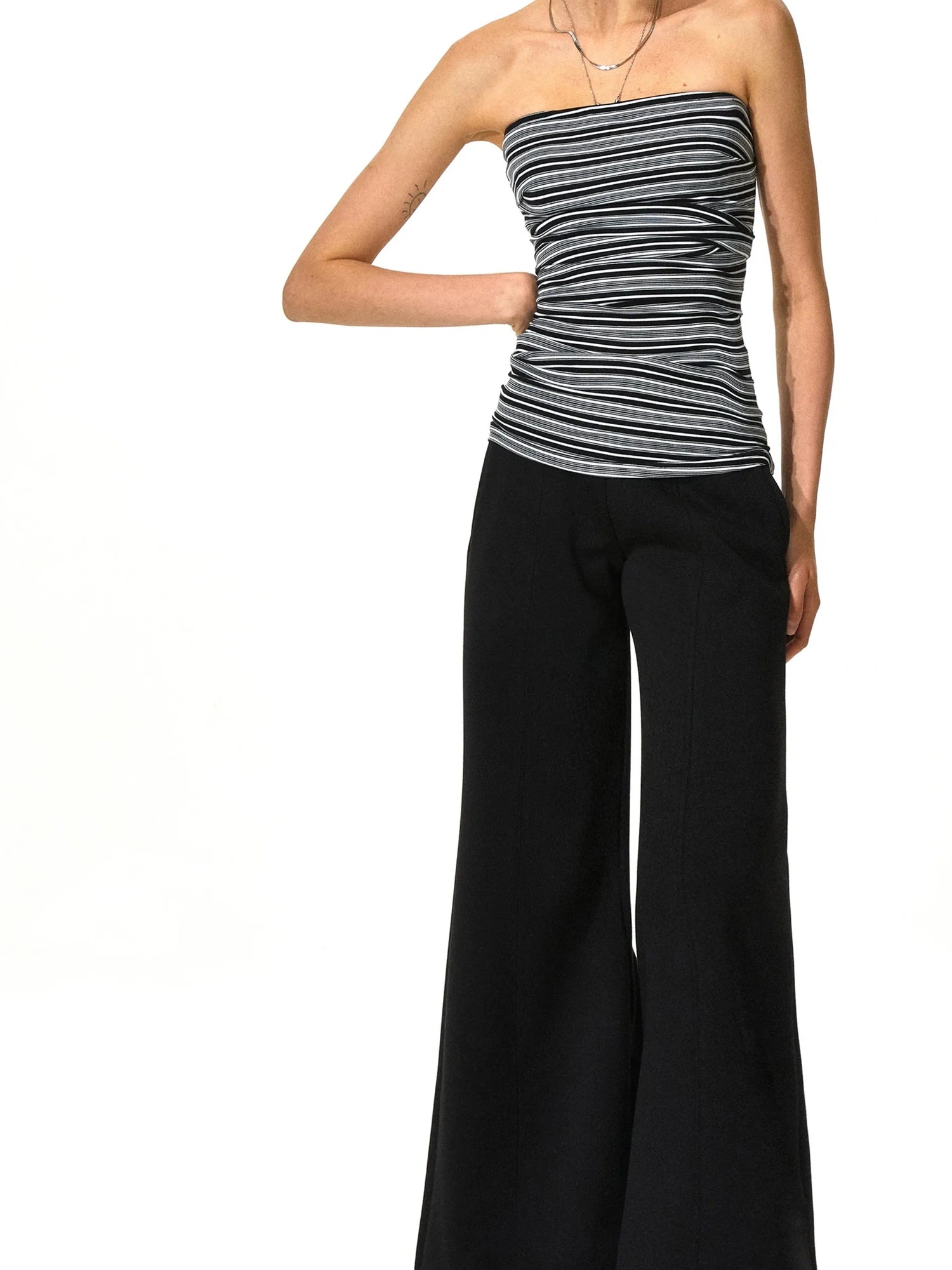 kvkv Black And White Irregular Stripe Tube Top