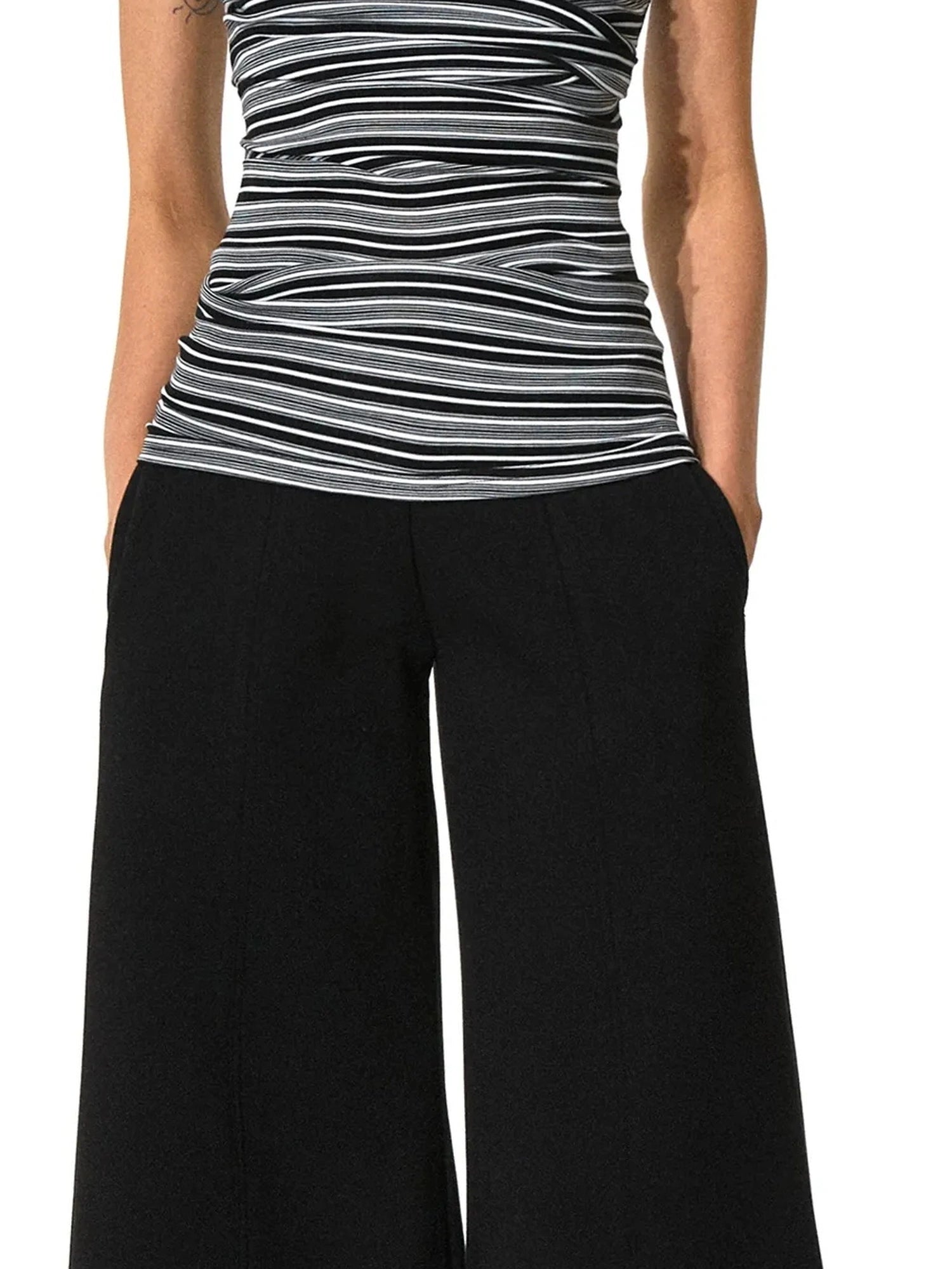 kvkv Black And White Irregular Stripe Tube Top