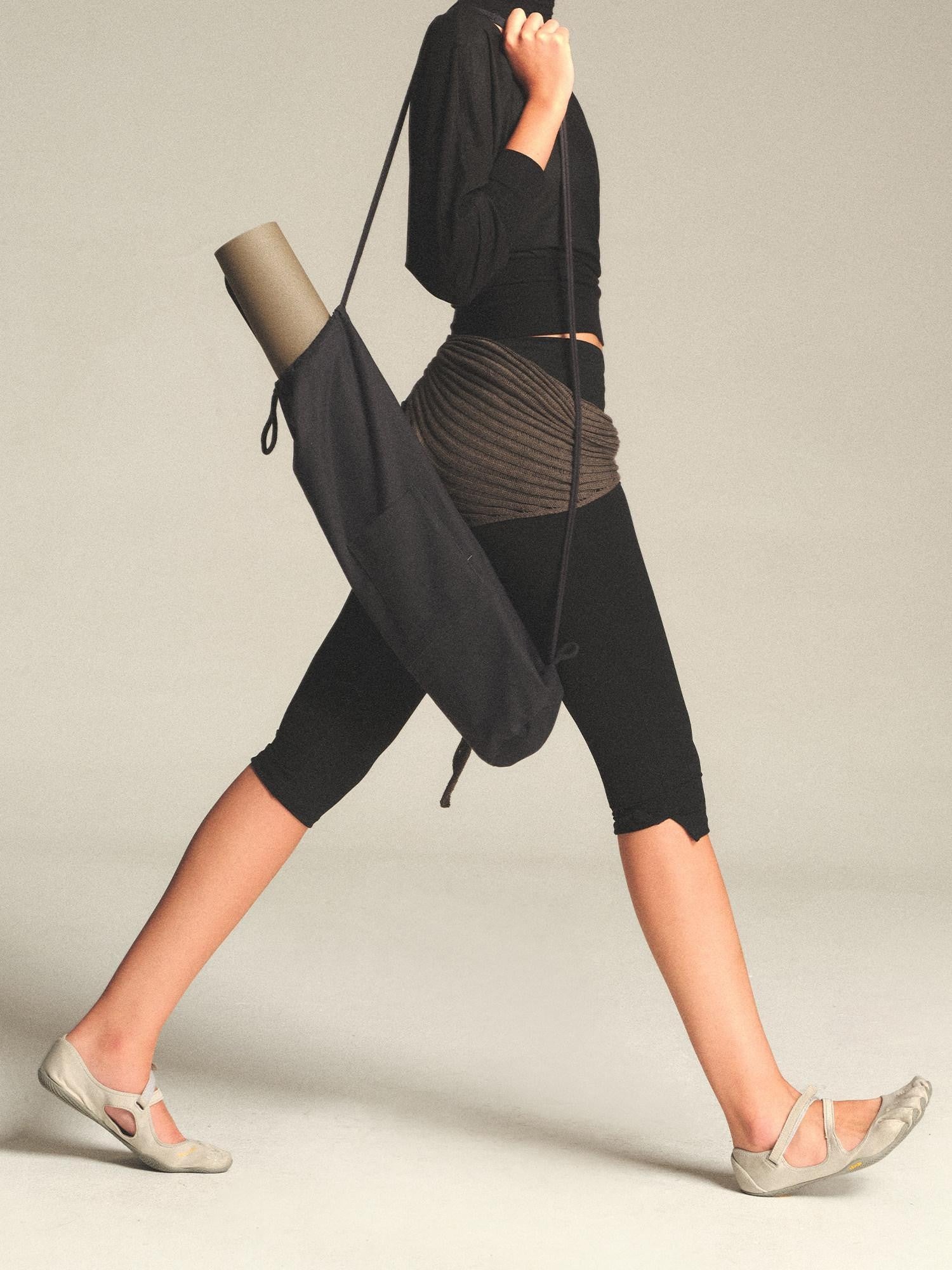 kvkv Black Side Slit Foldover Waist Fitted Capri Women&