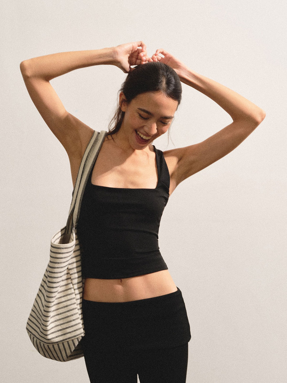 kvkv Breathable U Neck Mesh Layered Women&