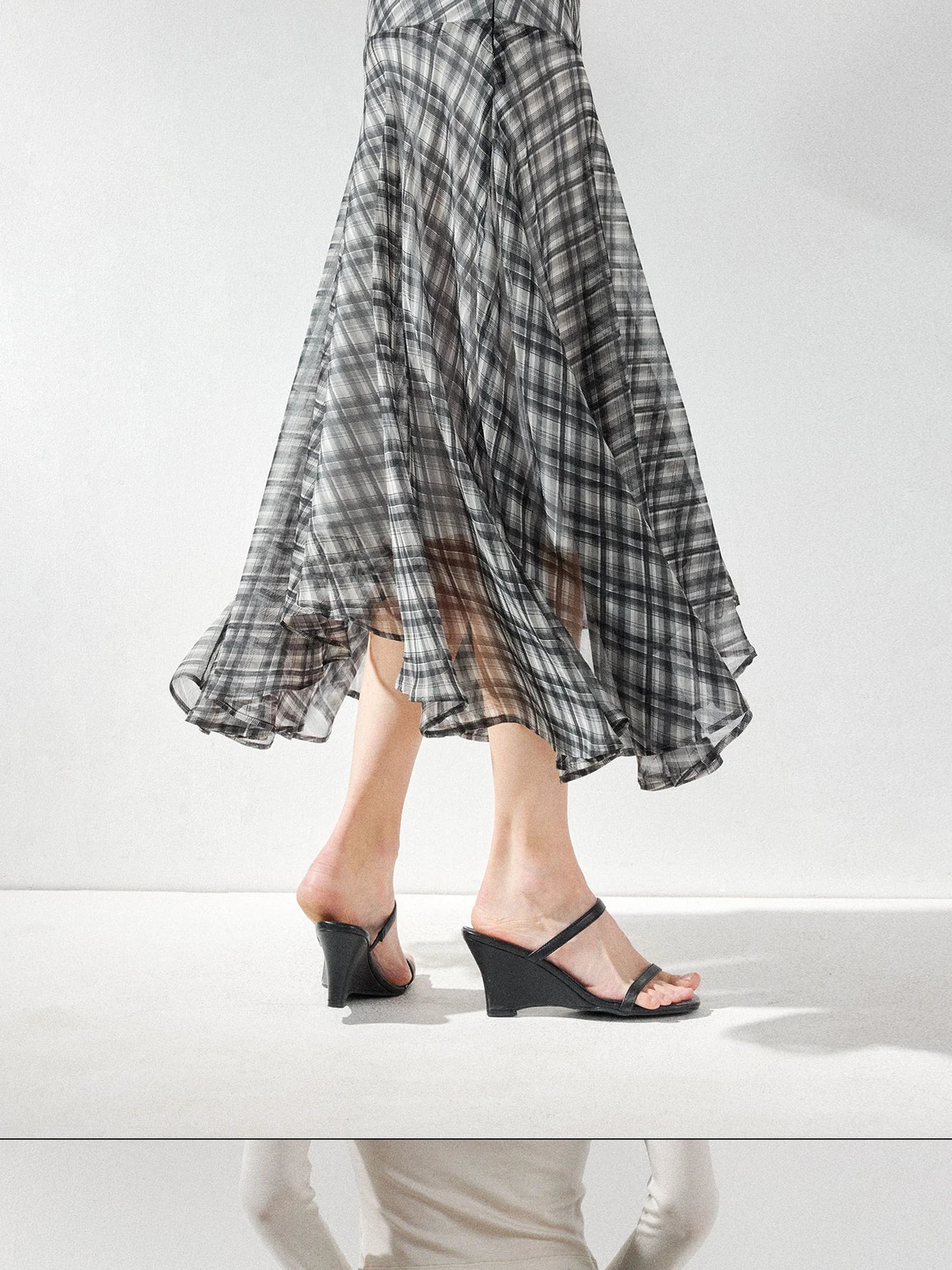kvkv Checkered Asymmetrical Hem Flowy Skirt