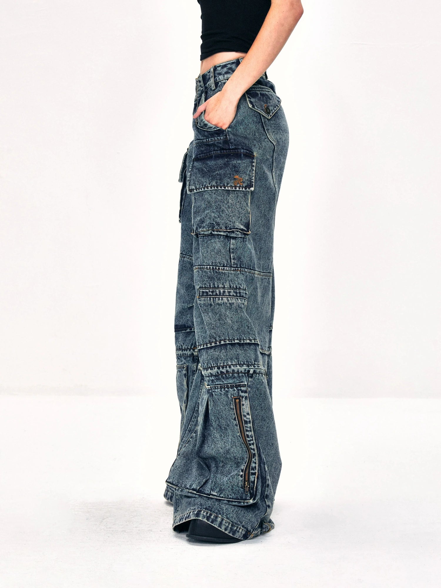 kvkv Convertible Washed Cargo Capri Jeans