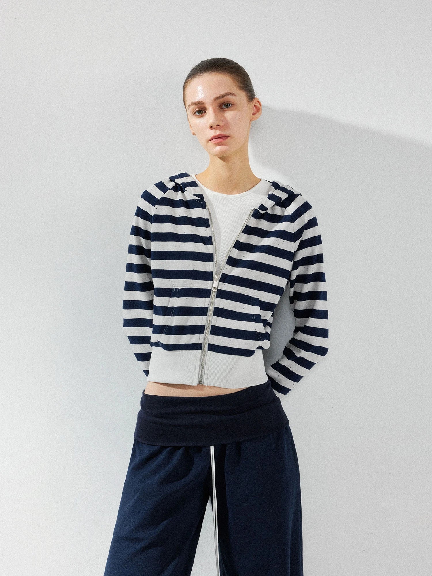 kvkv Cropped Raglan Hoodie Color Point Stripe