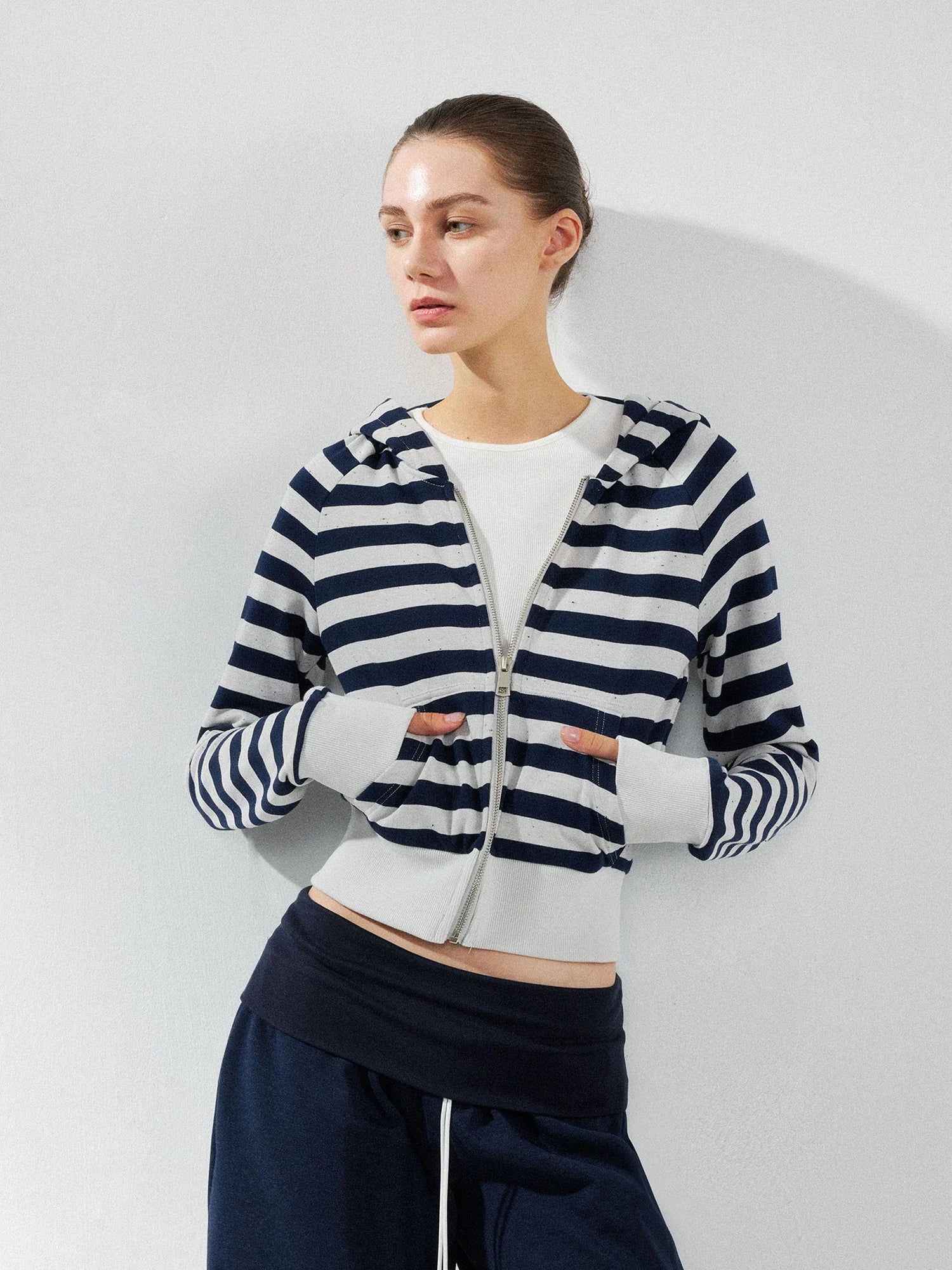 kvkv Cropped Raglan Hoodie Color Point Stripe