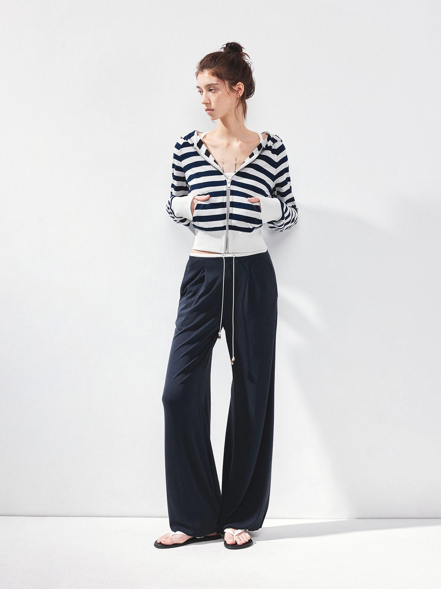kvkv Cropped Raglan Hoodie Color Point Stripe