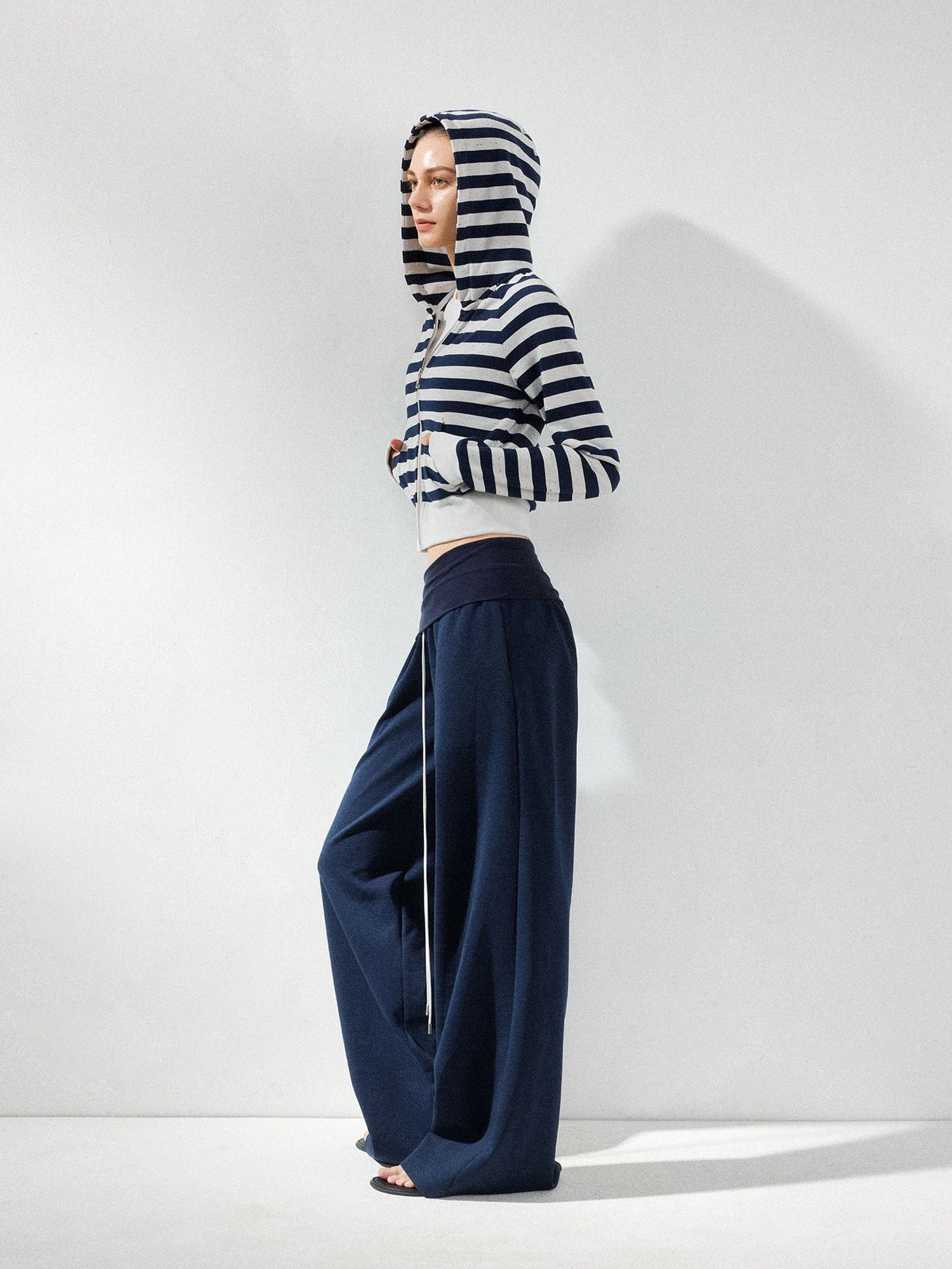 kvkv Cropped Raglan Hoodie Color Point Stripe