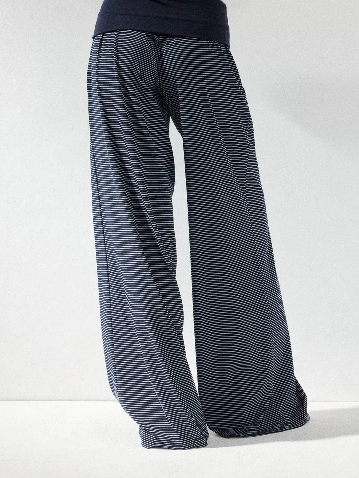 kvkv Low Rise Flared Yoga Pants With Folded Waist