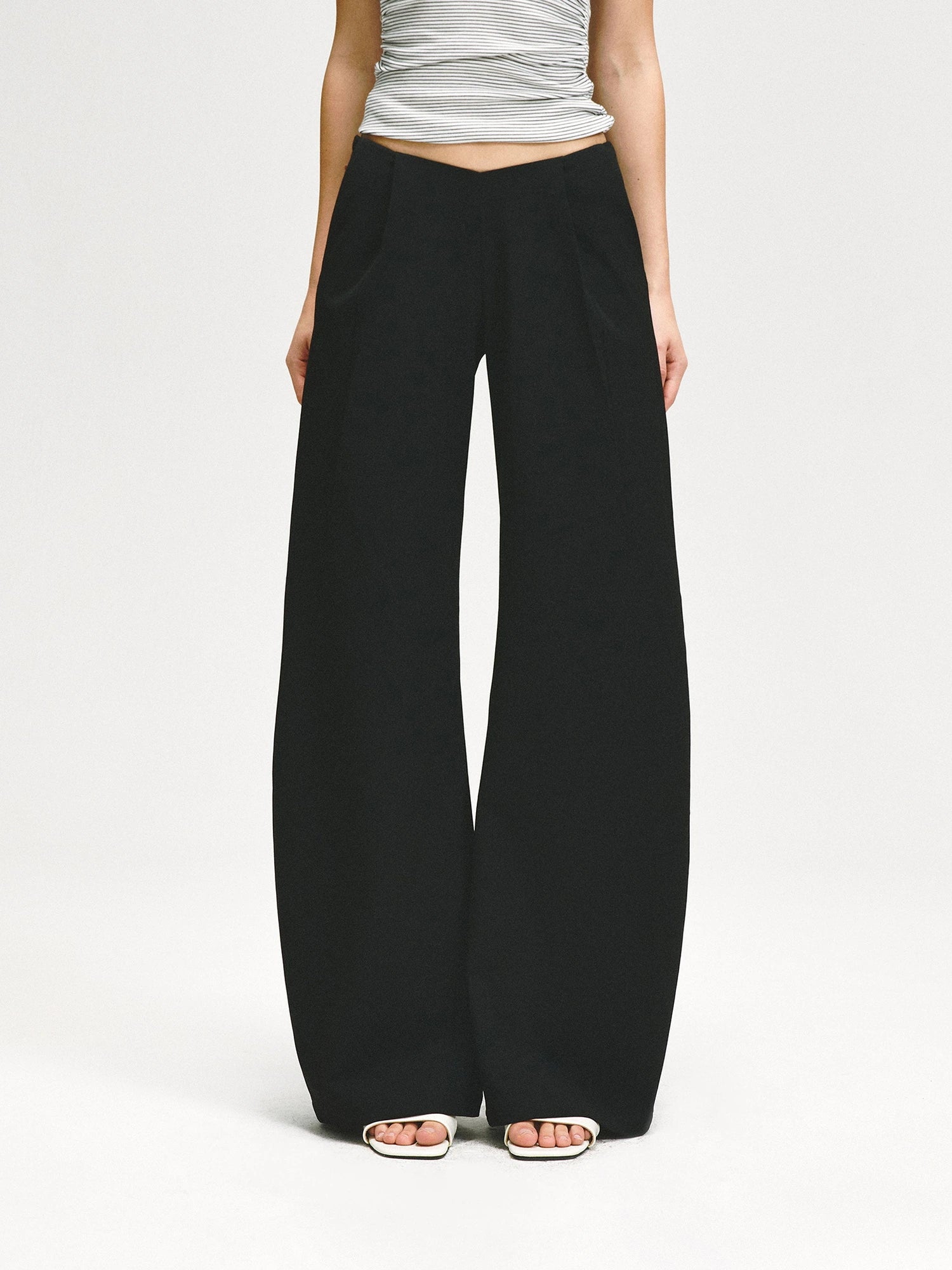 kvkv Low Rise V Waist Wide Leg Trousers