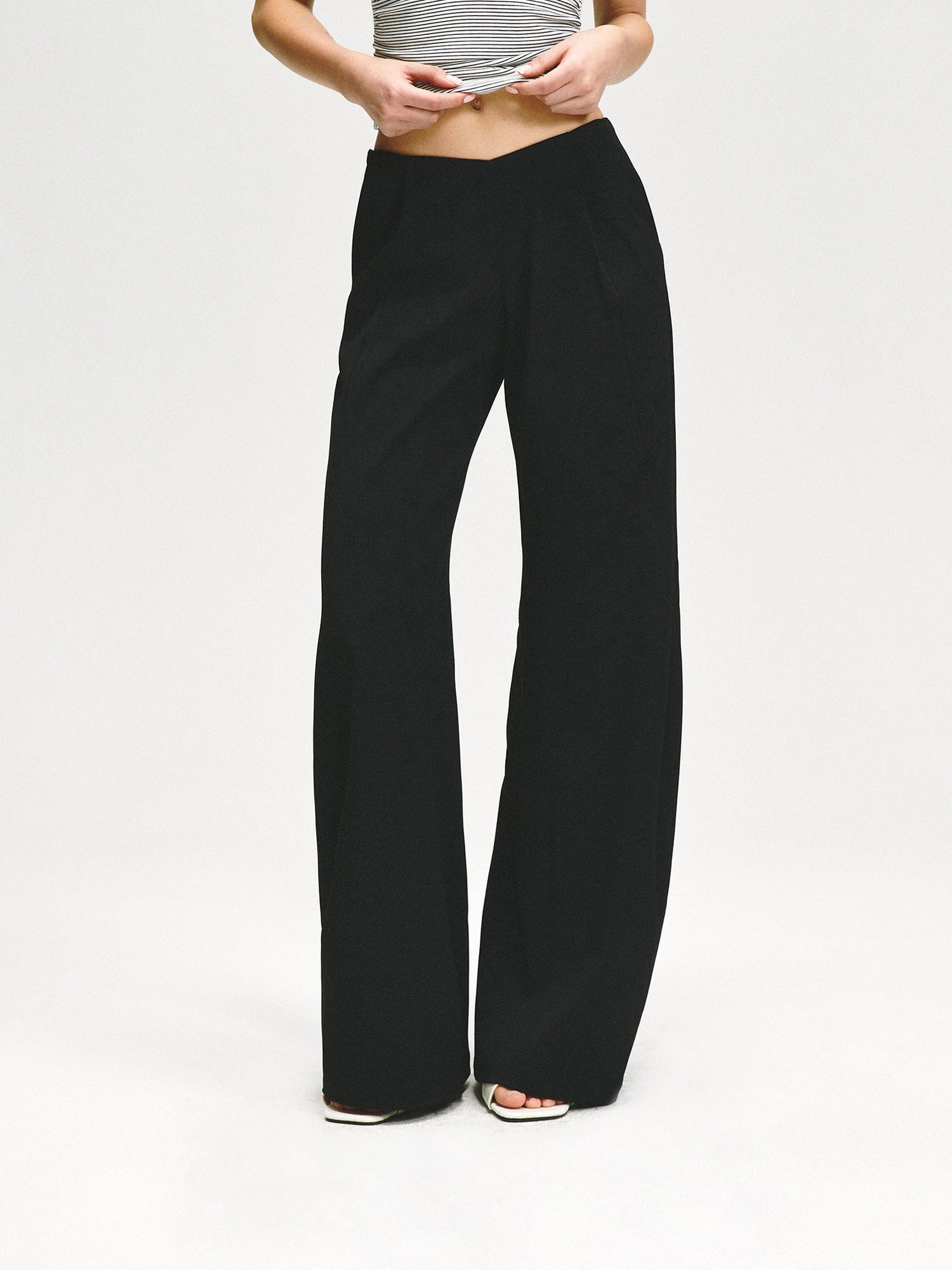 kvkv Low Rise V Waist Wide Leg Trousers
