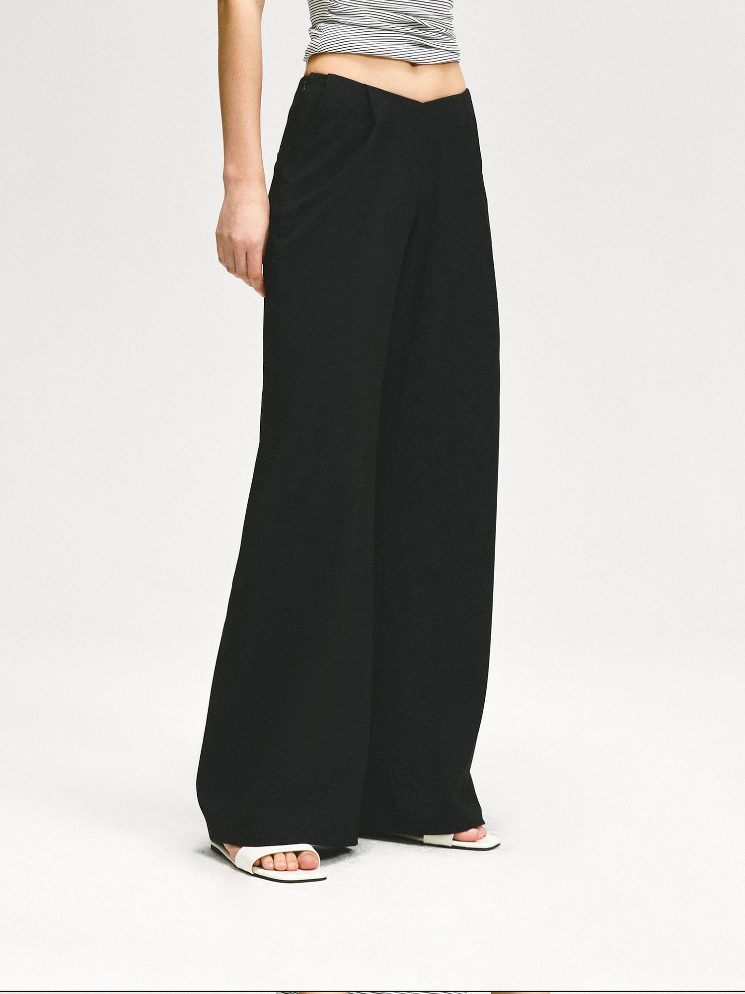 kvkv Low Rise V Waist Wide Leg Trousers