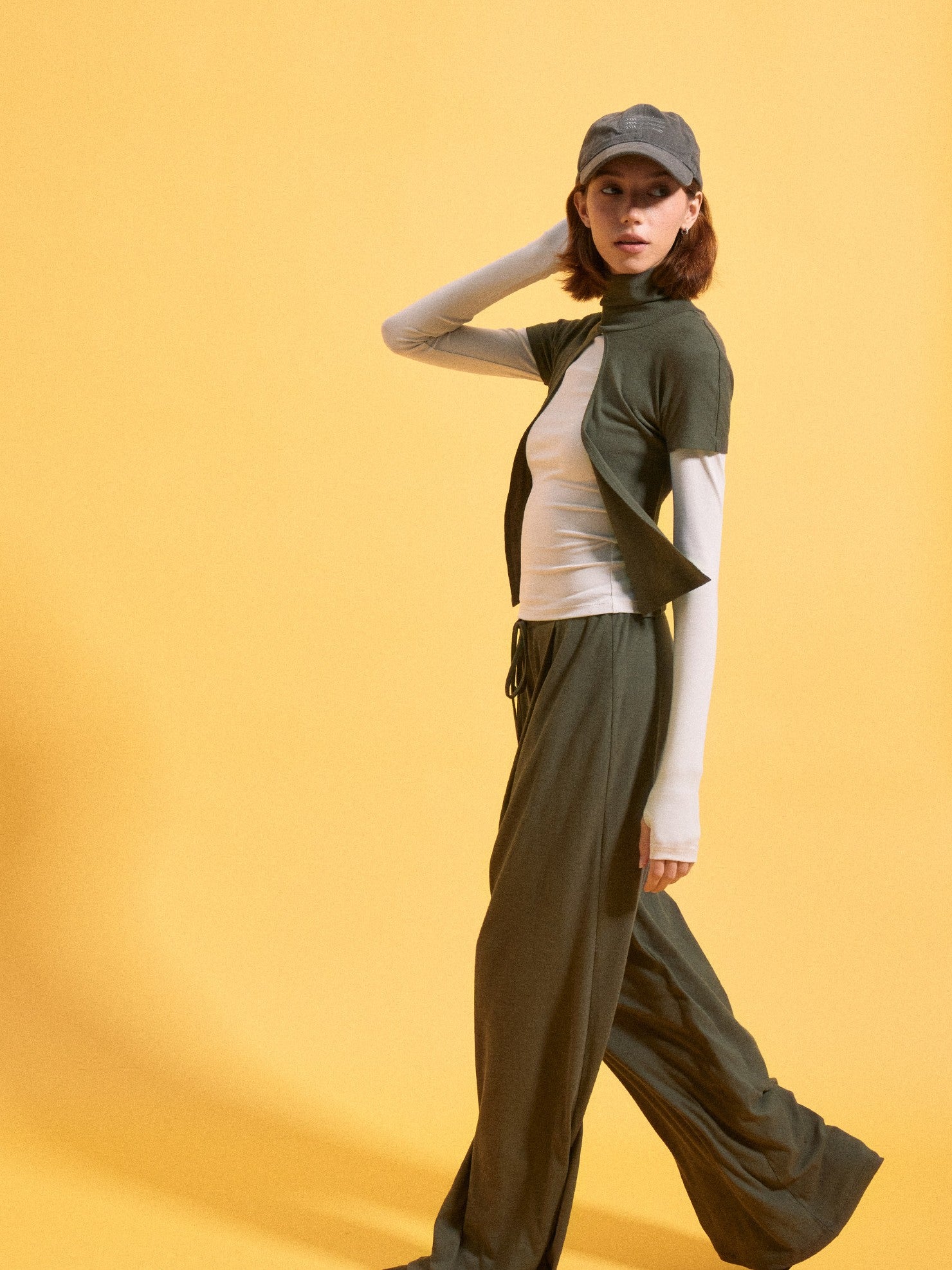 kvkv Oak Green Spliced Sleeve Mock Neck Women&