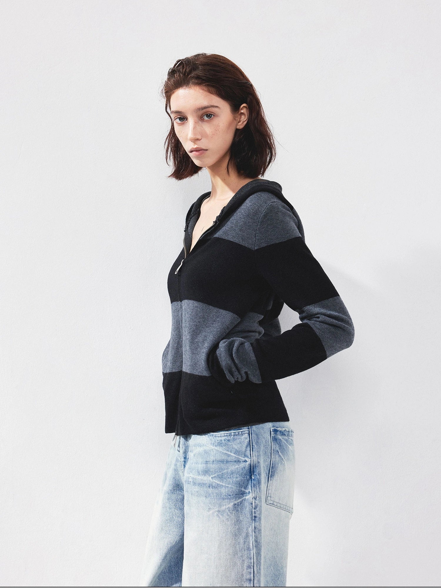kvkv Striped Zip Up Hooded Knit Sweater