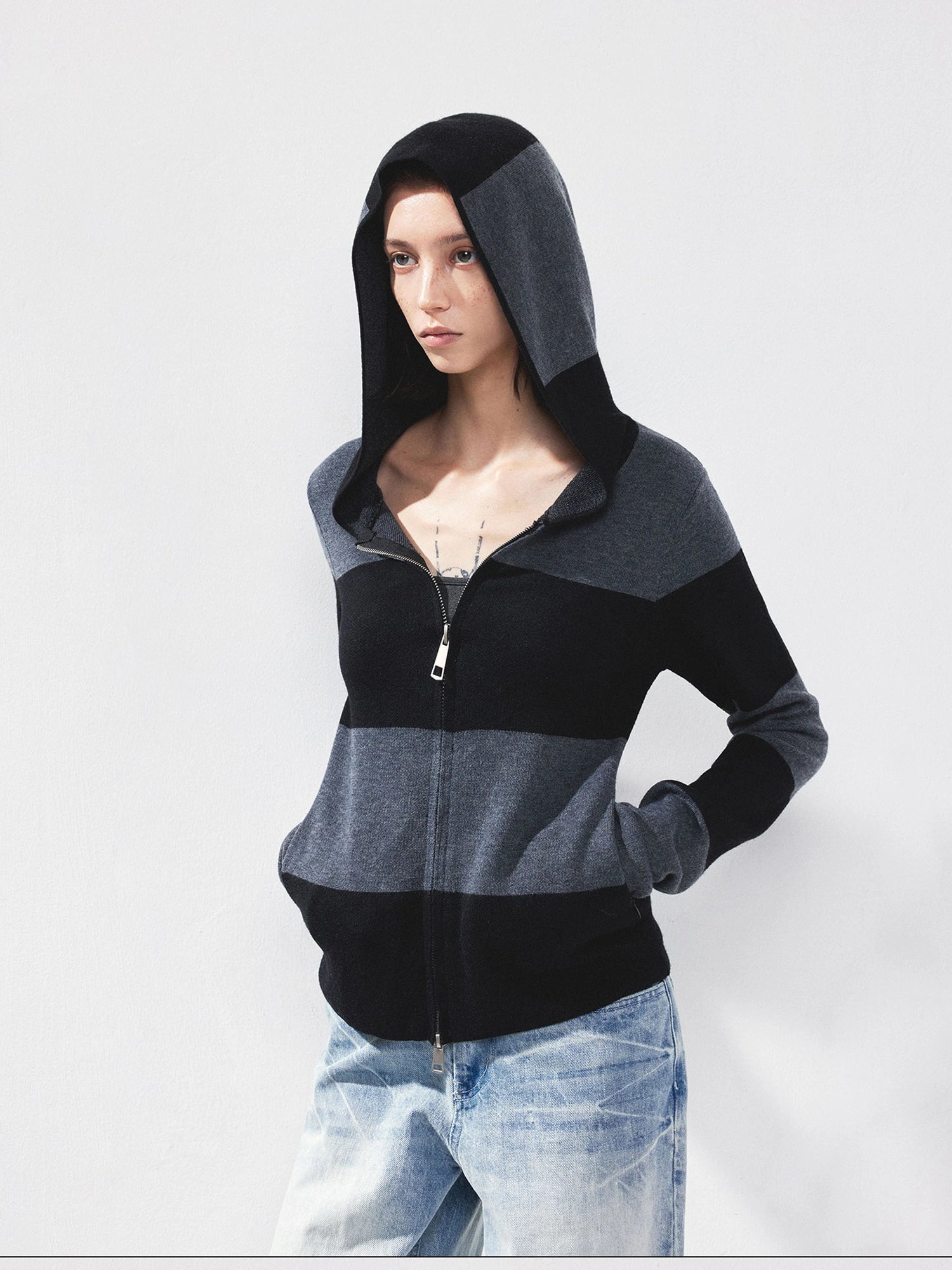 kvkv Striped Zip Up Hooded Knit Sweater