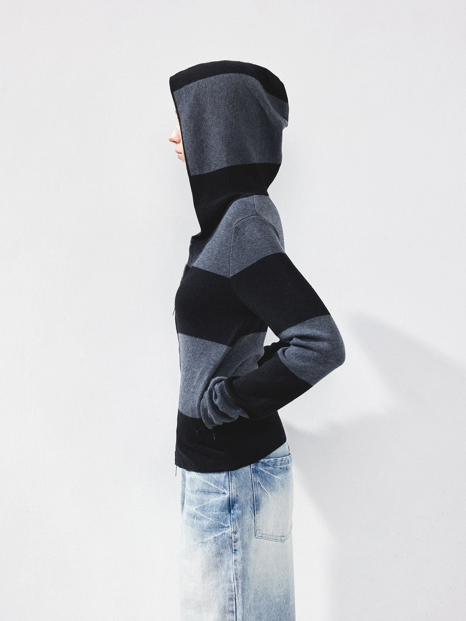 kvkv Striped Zip Up Hooded Knit Sweater