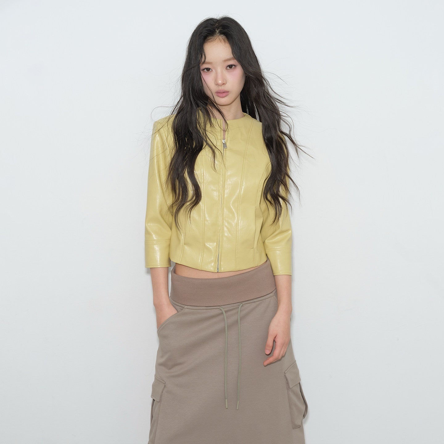 lvetong_Yellow_Roundneck_Three_Quarter_Sleeve_Slim_Women&