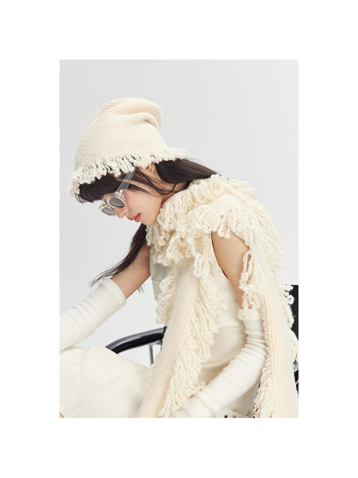DIDDI MODA Snow Elf Cozy Fringe Hat Scarf Set
