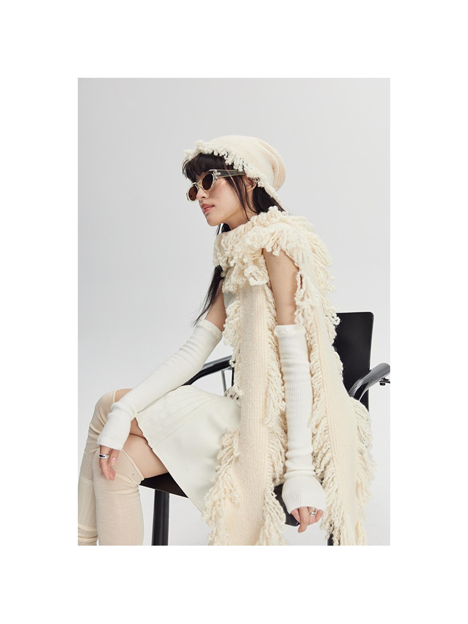 DIDDI MODA Snow Elf Cozy Fringe Hat Scarf Set