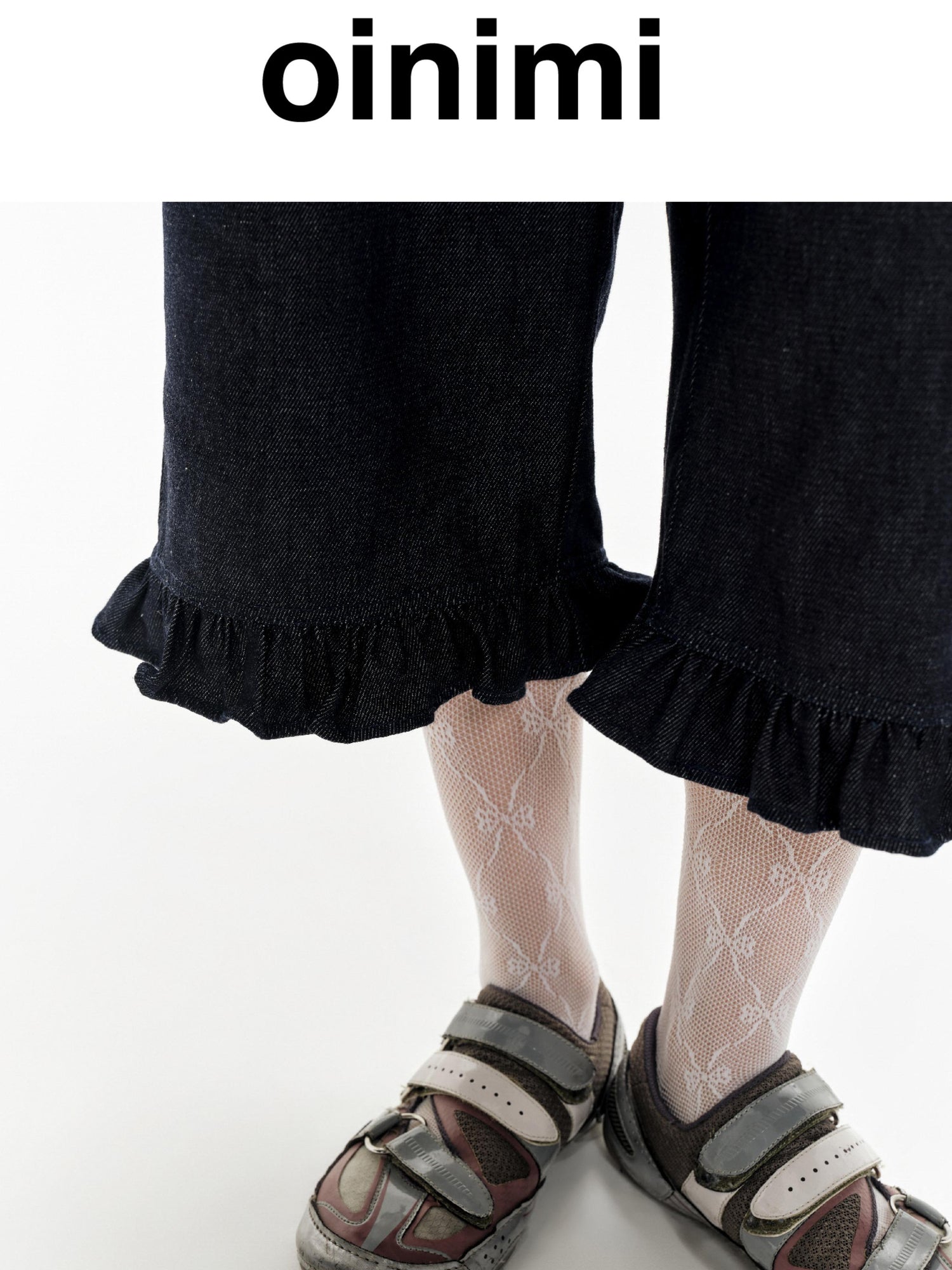 oinimi Denim Blue Ruffled Capri Pants With Playful Buttons