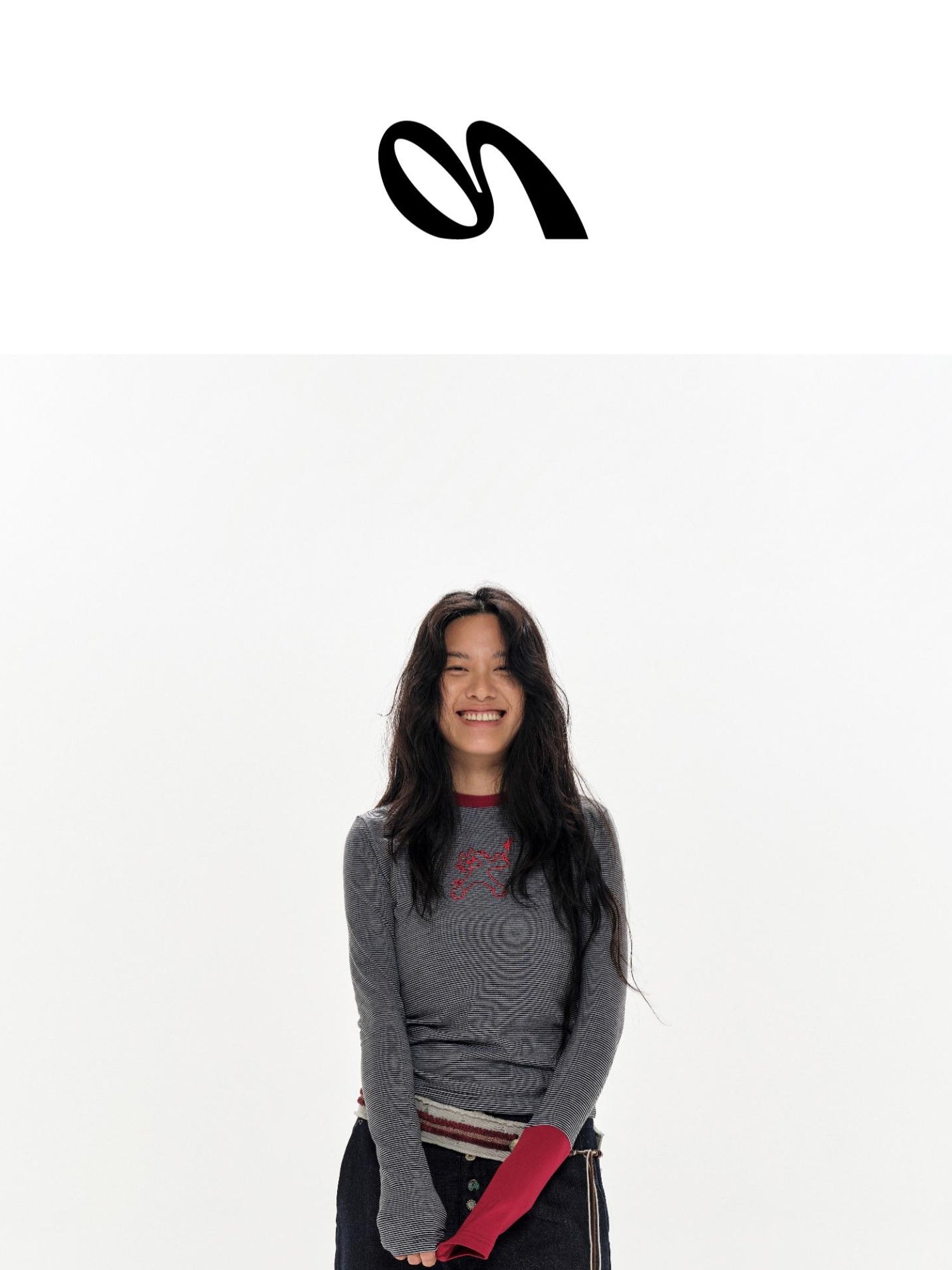 oinimi Gray Stripe Crewneck Tee With Tiger Embroidery