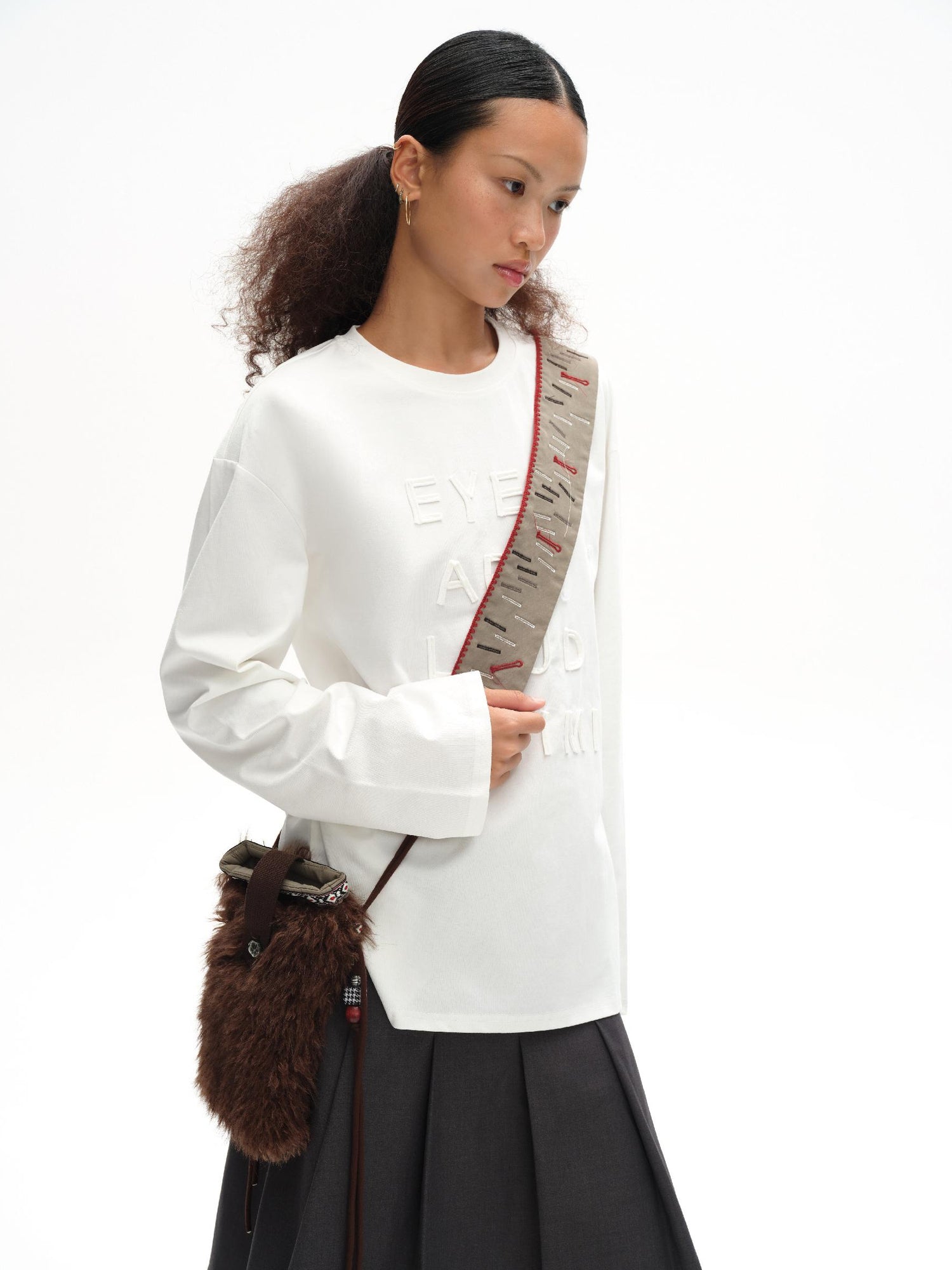 oinimi Handcrafted Fringed Crossbody Fluffy Bag