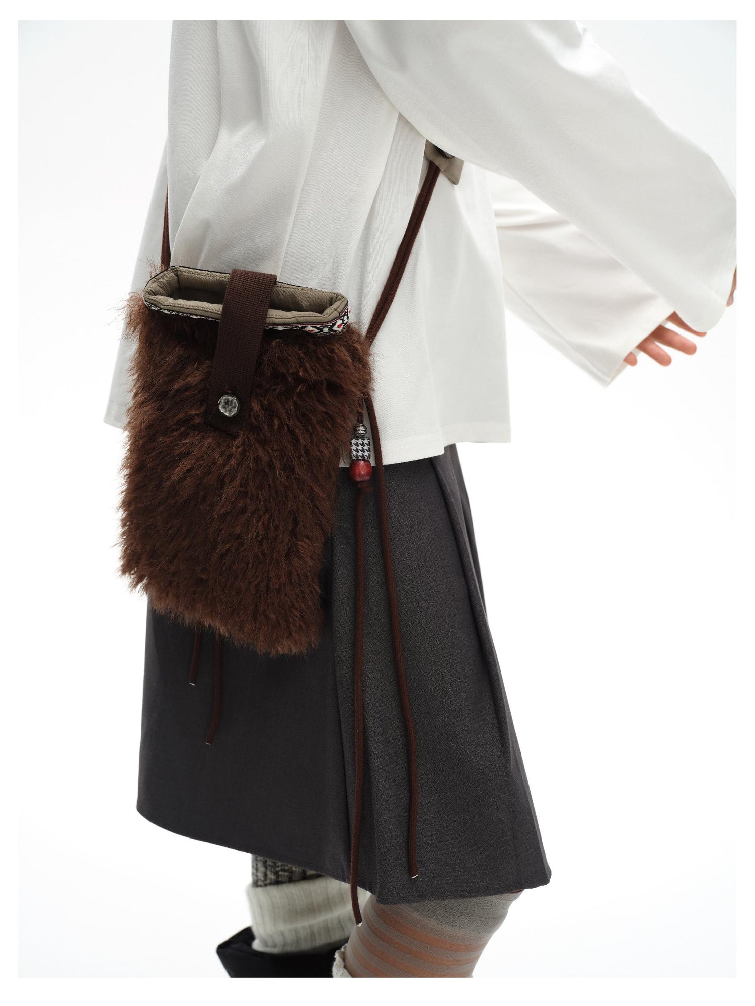 oinimi Handcrafted Fringed Crossbody Fluffy Bag