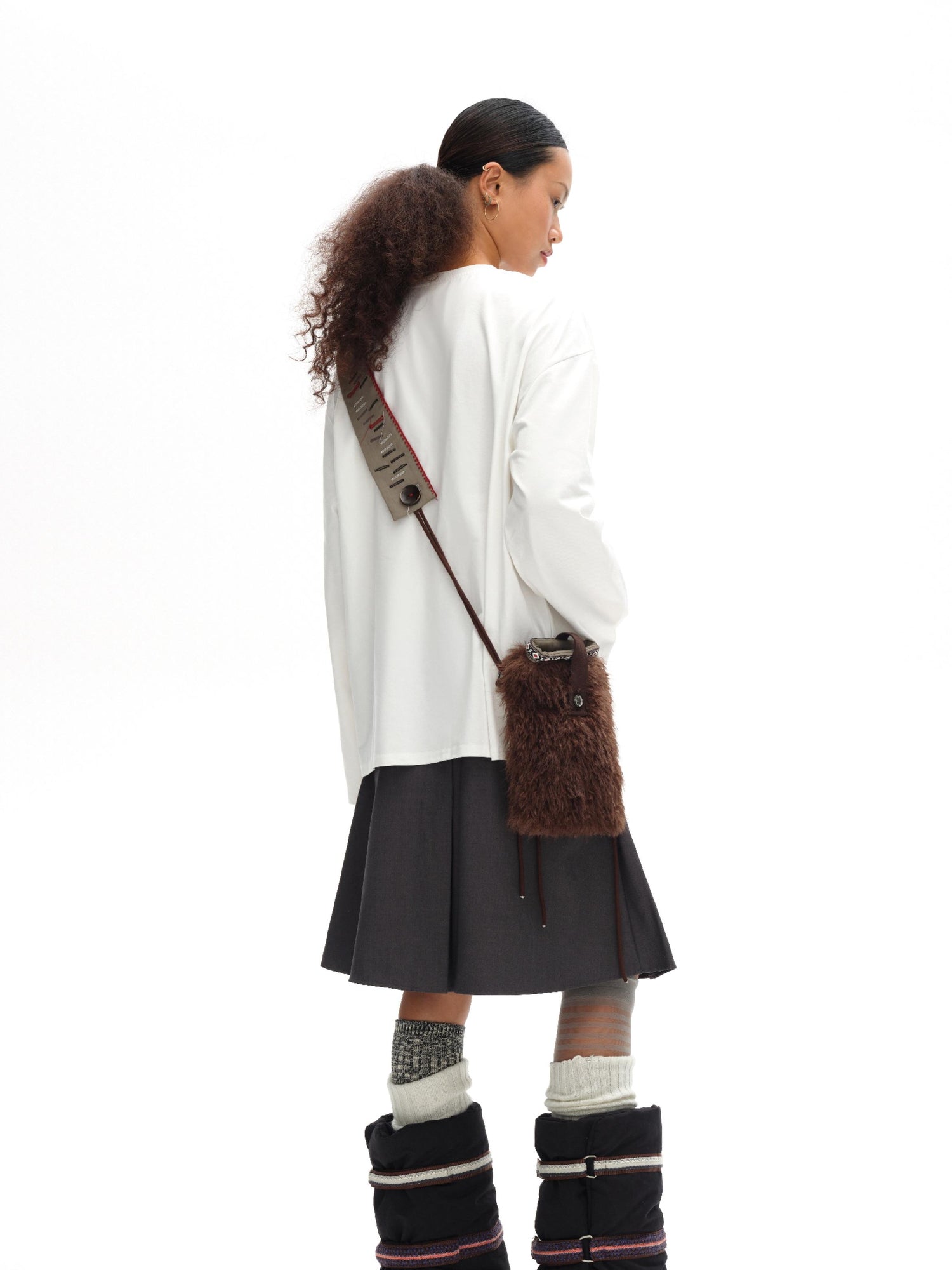 oinimi Handcrafted Fringed Crossbody Fluffy Bag