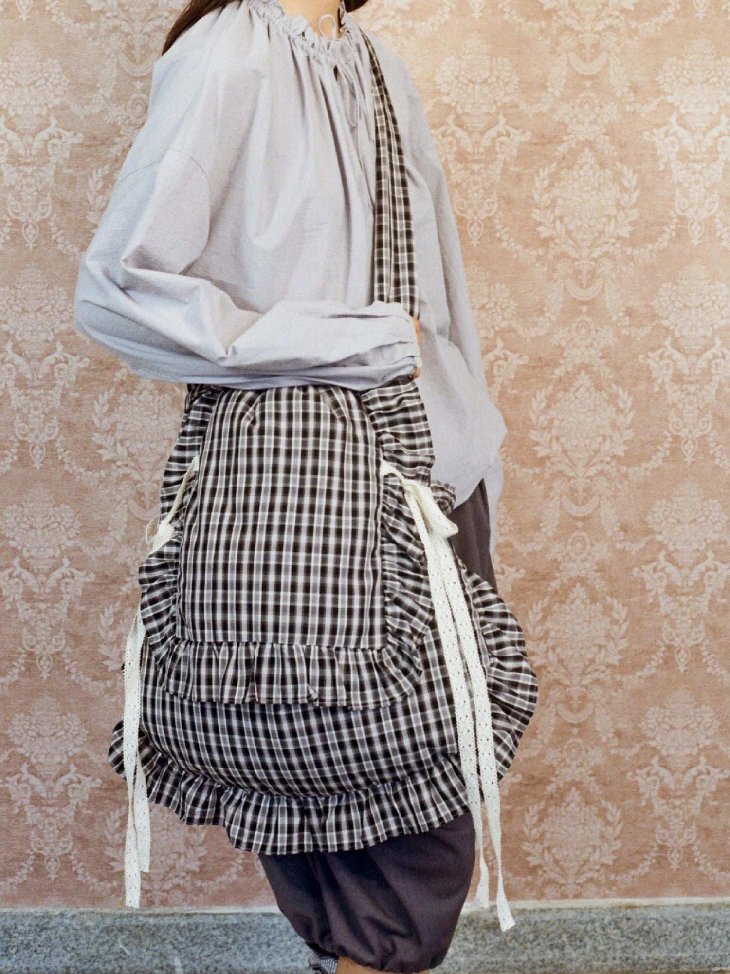 oinimi Lace Knotted Checkered Pillow Bag With Fluffy Cotton Ruffle Strap