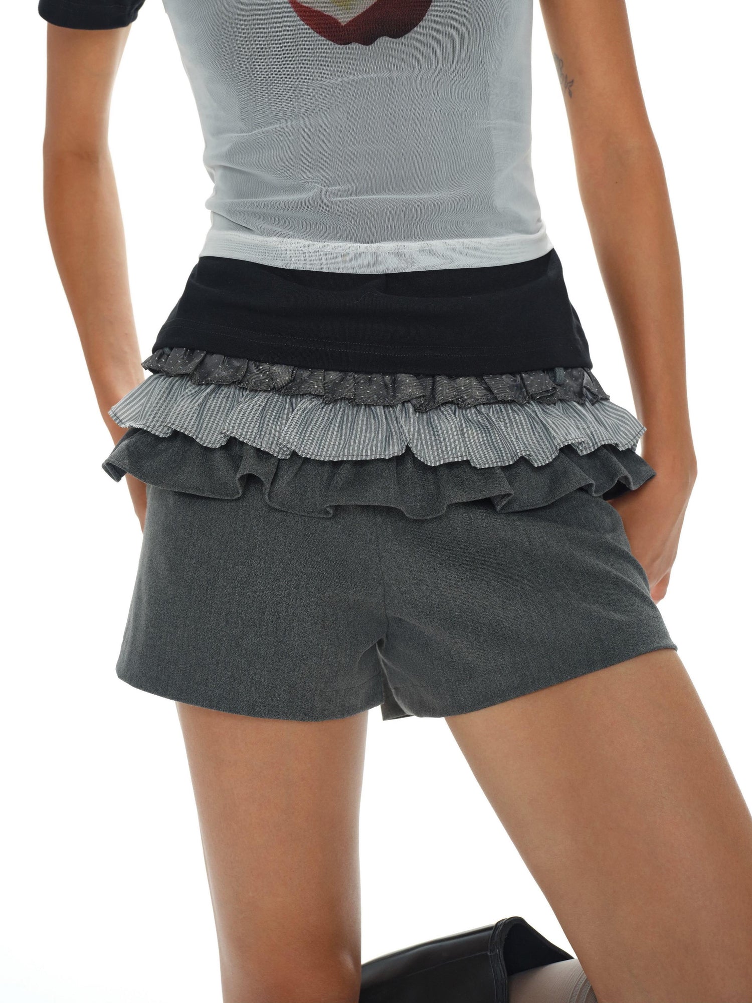 oinimi Layered Ruffle Hem Denim Shorts
