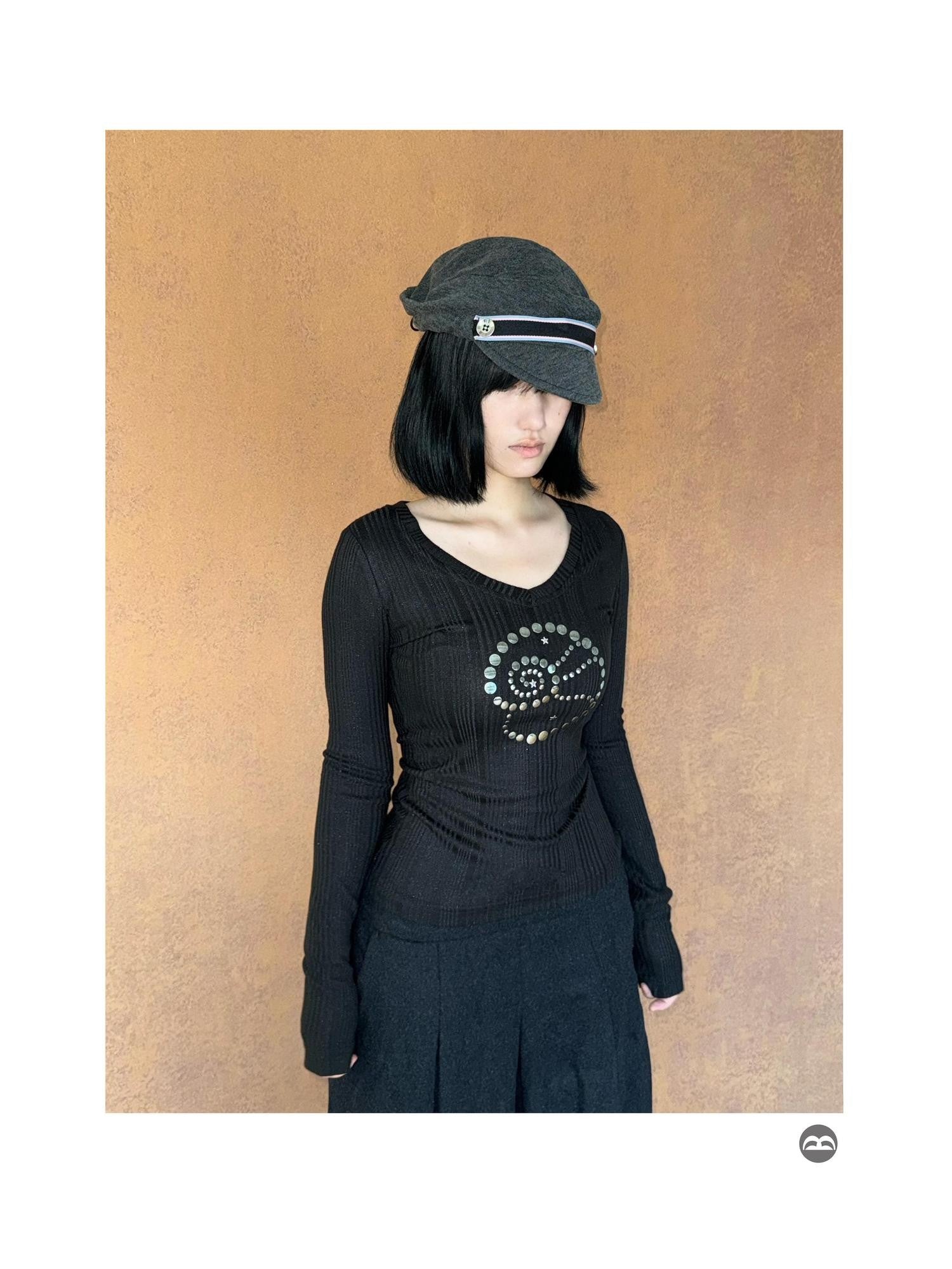 takeabreak Black Studded Conch Rhinestone V-neck Women&