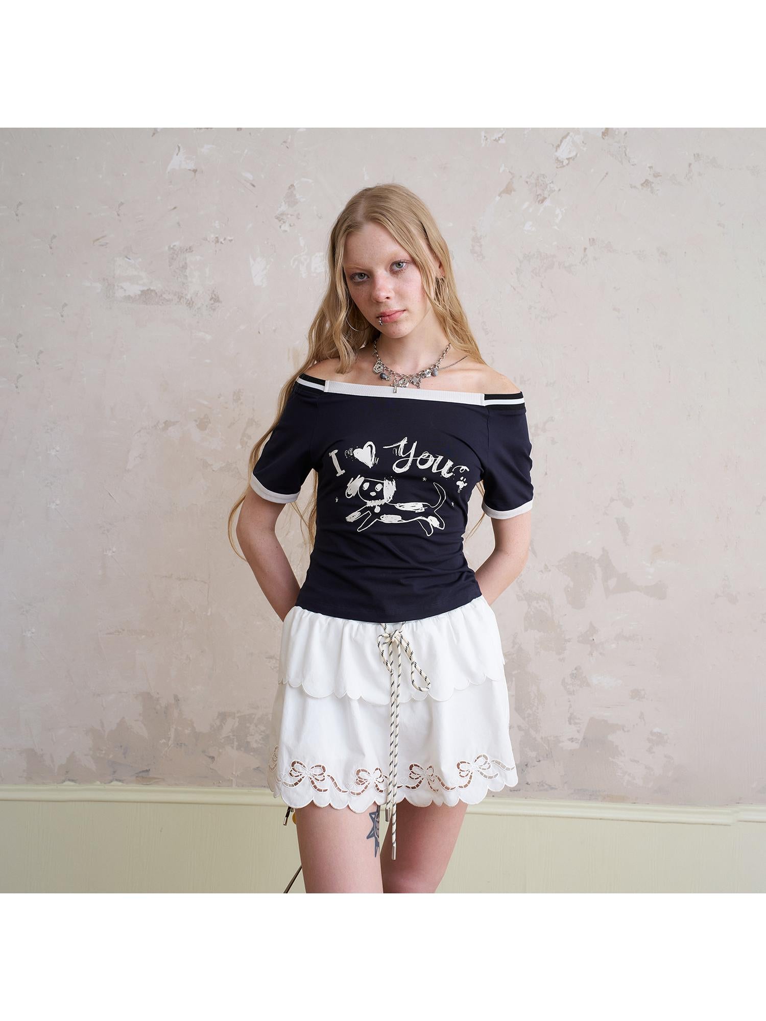 DIDDI MODA Elegant Off Shoulder Puppy Print Tee