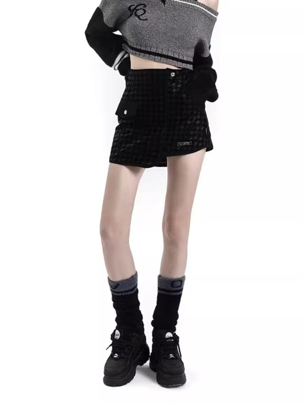 ANYQUESTION Black And White Letter Jacquard Plush Fuzzy Women&