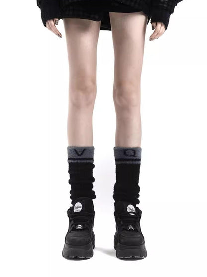 ANYQUESTION Black And White Letter Jacquard Plush Fuzzy Women&