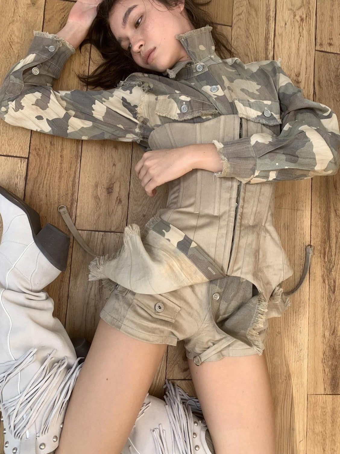 1JINN STUDIO Camel Gray Camo Washed Pleated Frayed Tassel Fitted Women&