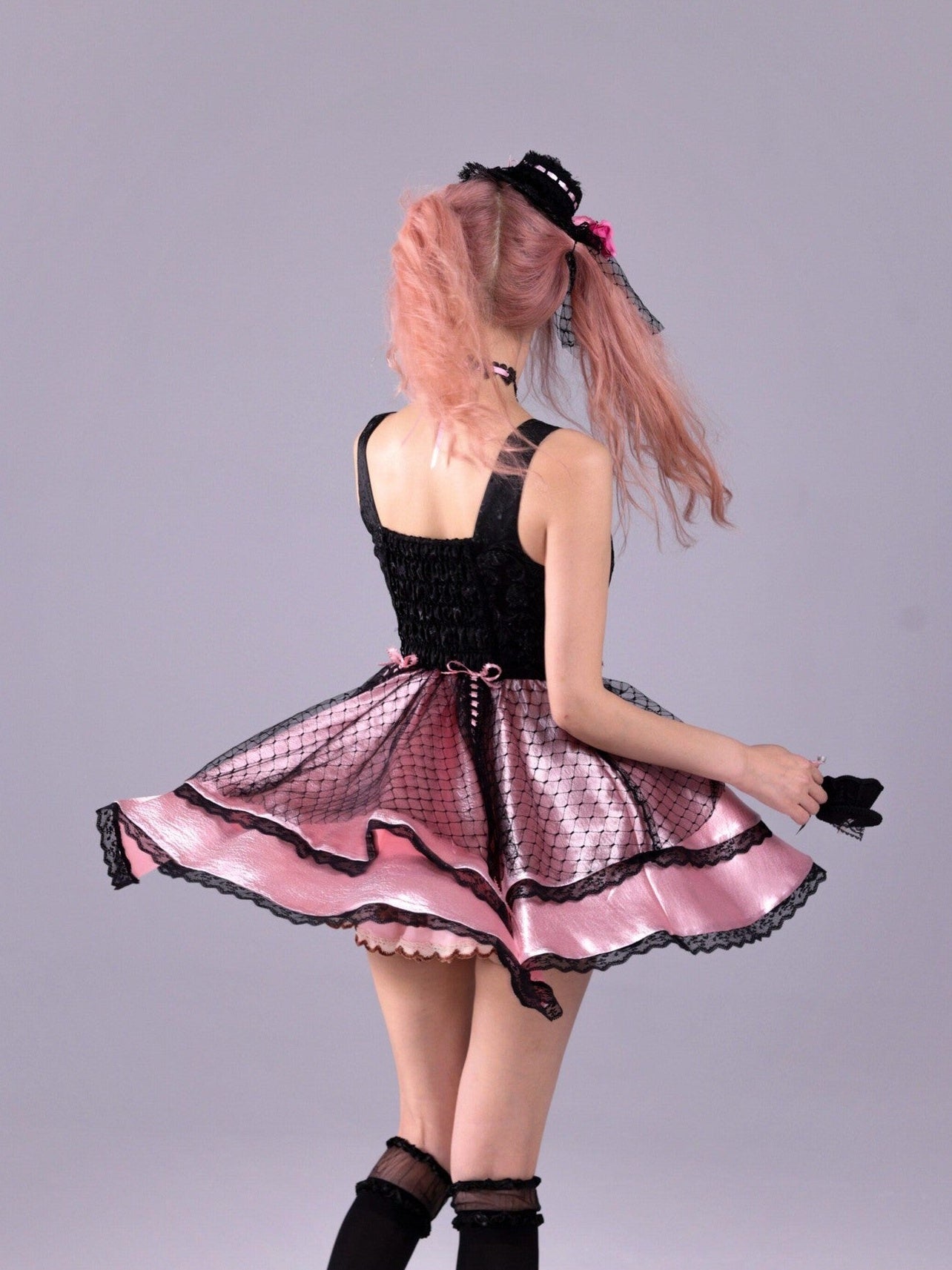 Evil Tooth Shimmering Rose Baroque Relief Boned Waist 3 Tier Women&