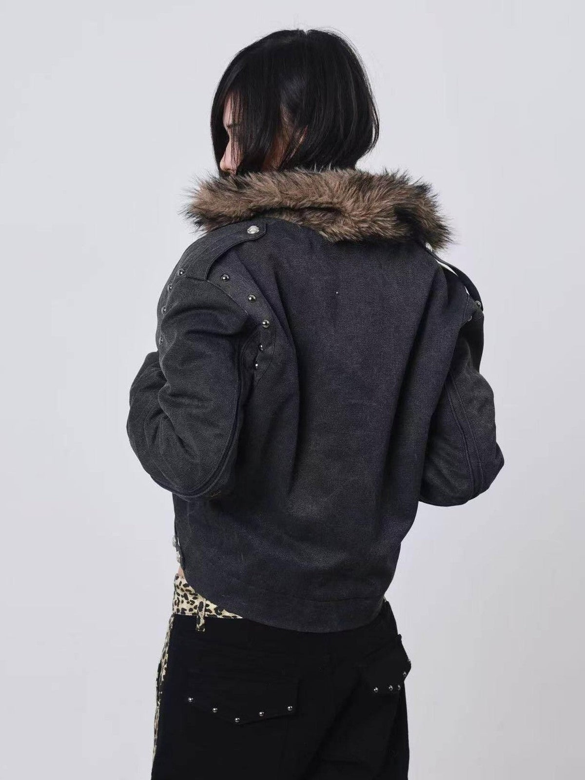 DETW onLine Cement Gray Studded Asymmetric Zip Fur Collar Cropped Women&