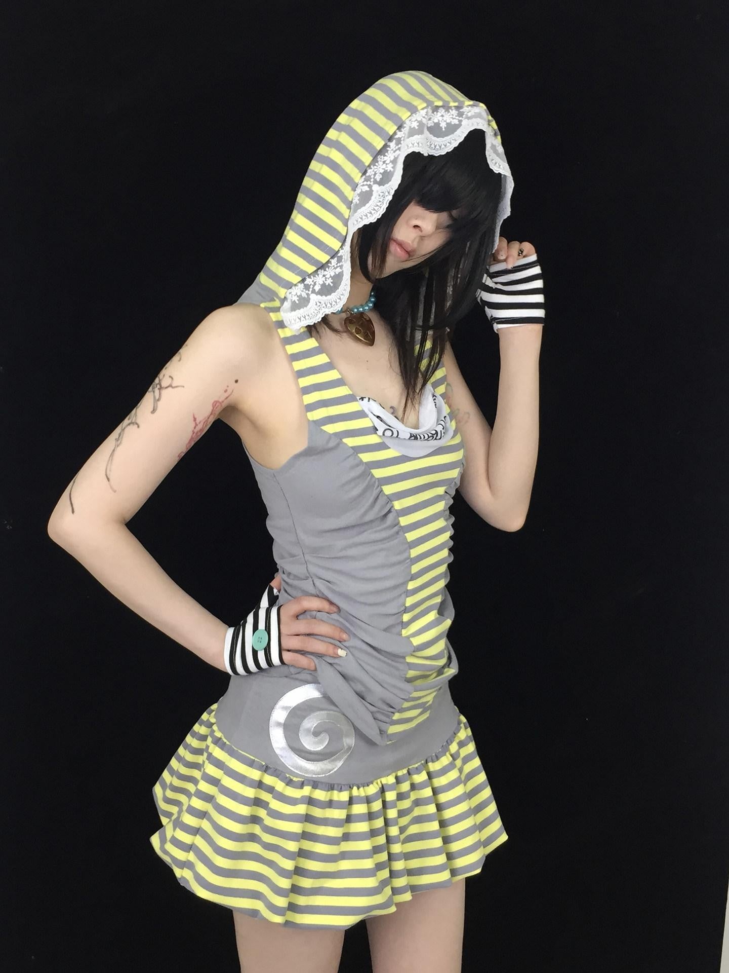 Ttsunami Vintage Black White Striped Half Palm Button Women&