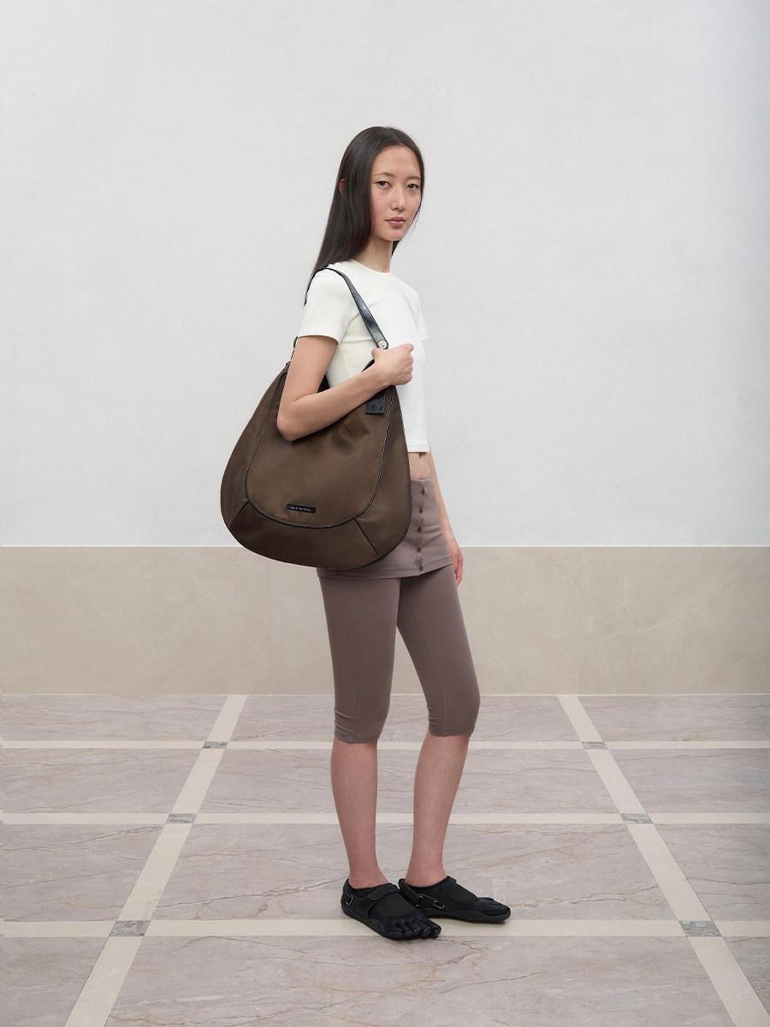 RUN TO THE FUTURE Large Egg Shape Nylon Topstitch Original Design Casual Unisex Shoulder Bags
