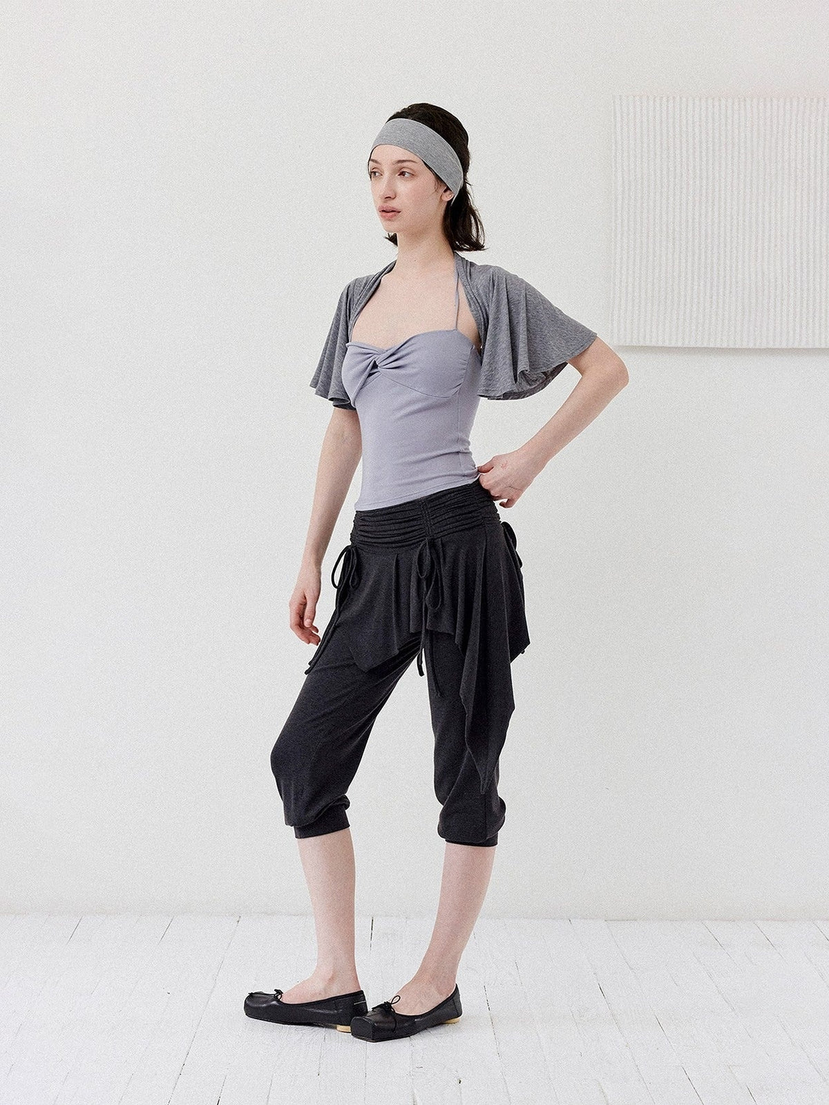 DKZ_OFFICIAL_Ballet_Twist_Knotted_Halter_Slim_Fit_Women&